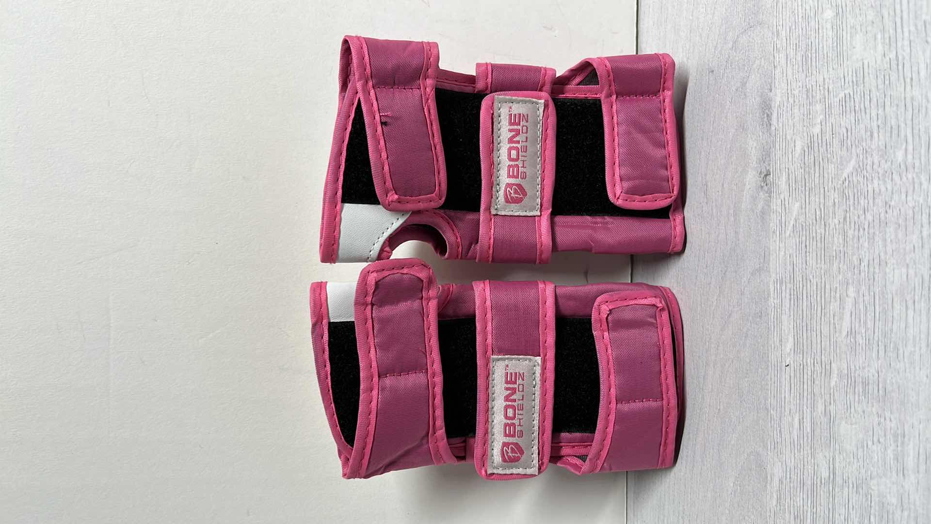 Photo 5 of BONE SHIELDZ GIRLS ELBOW/WRIST/KNEE PADS SET SIZE JR