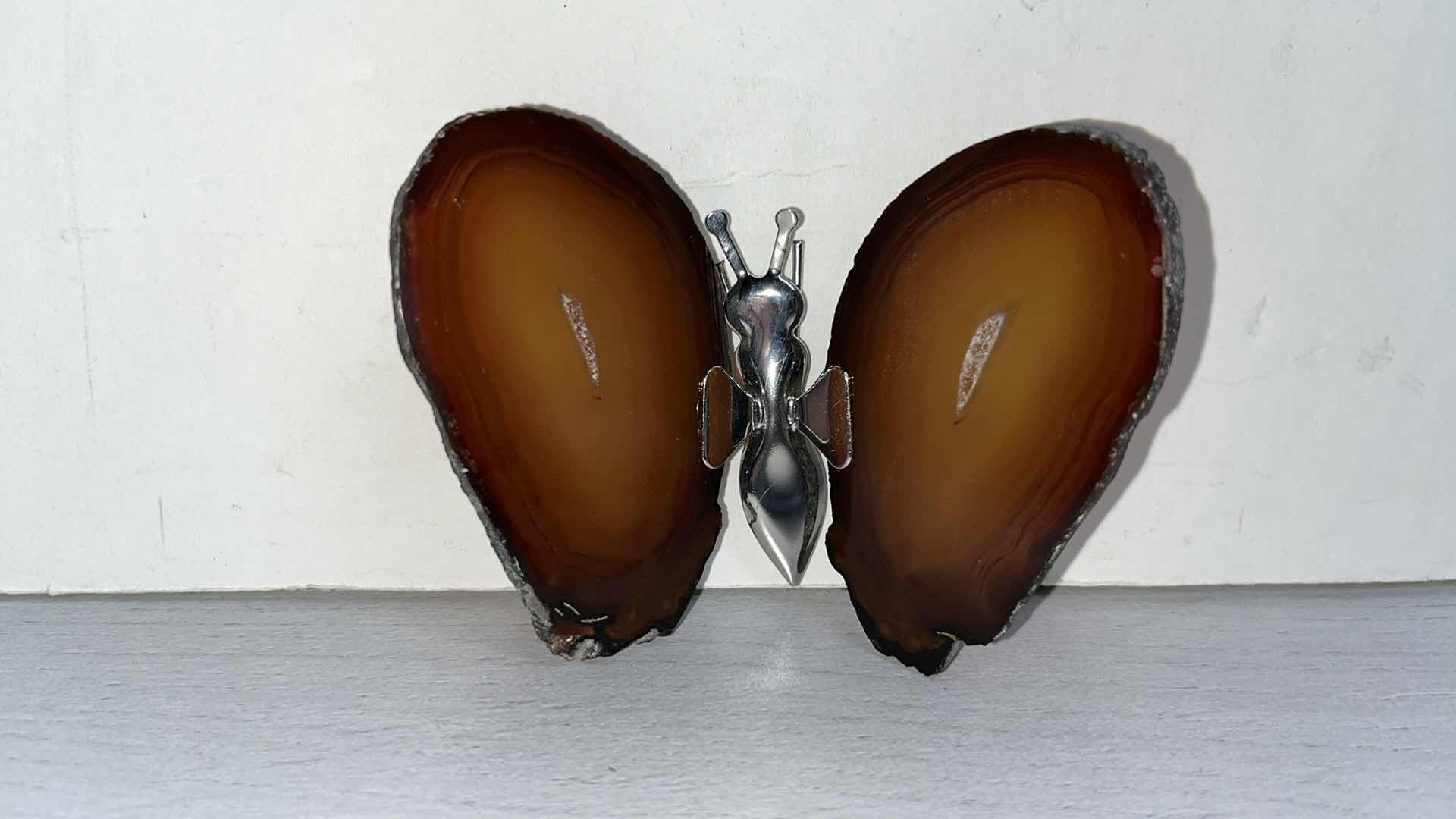 Photo 6 of AGATE/GEODE SLICE BUTTERFLY HOME DECOR (3)