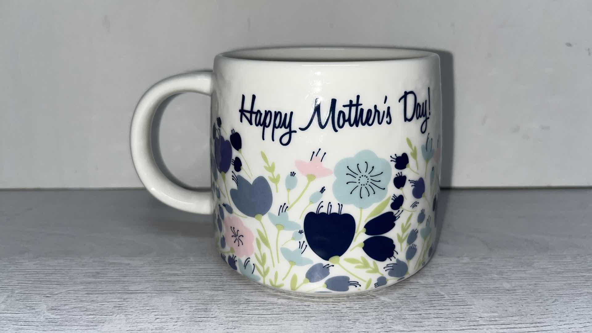 Photo 1 of THRESHOLD PORCELAIN MOTHER’S DAY 15oz COFFEE MUG 4” X 3.5”