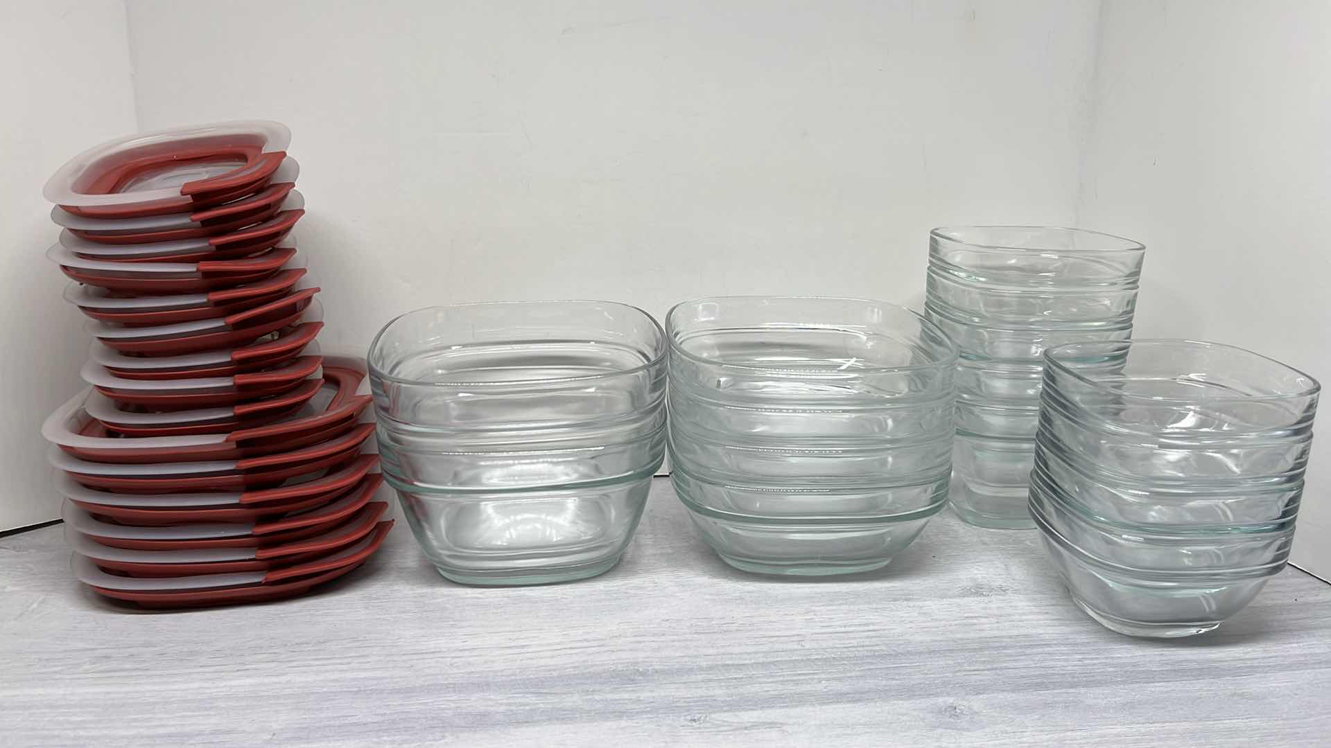 Photo 1 of 30 PC RUBBERMAID EASY FIND LIDS W GLASS FOOD STORAGE/MEAL PREP CONTAINERS