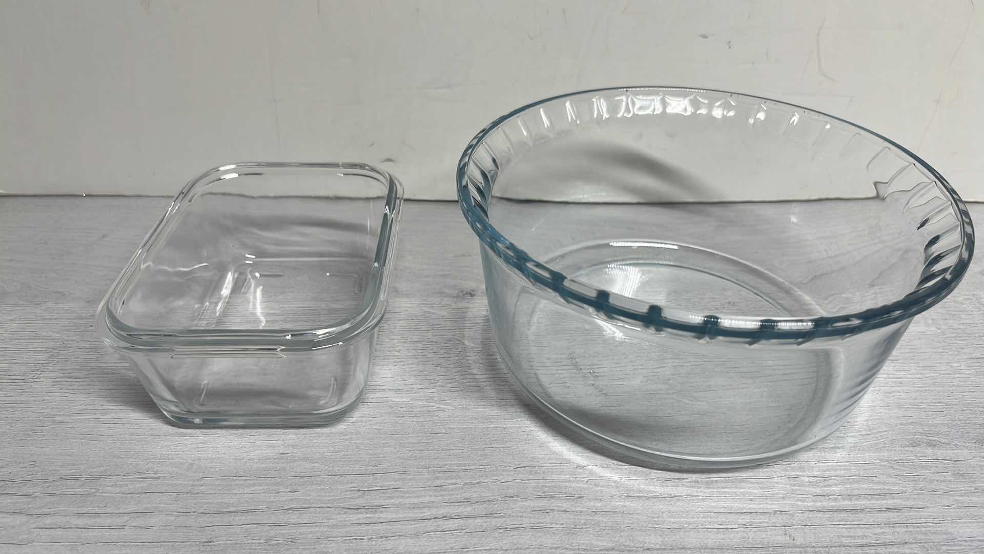 Photo 4 of ASSORTED GLASS DISHES/BAKEWARE (6)