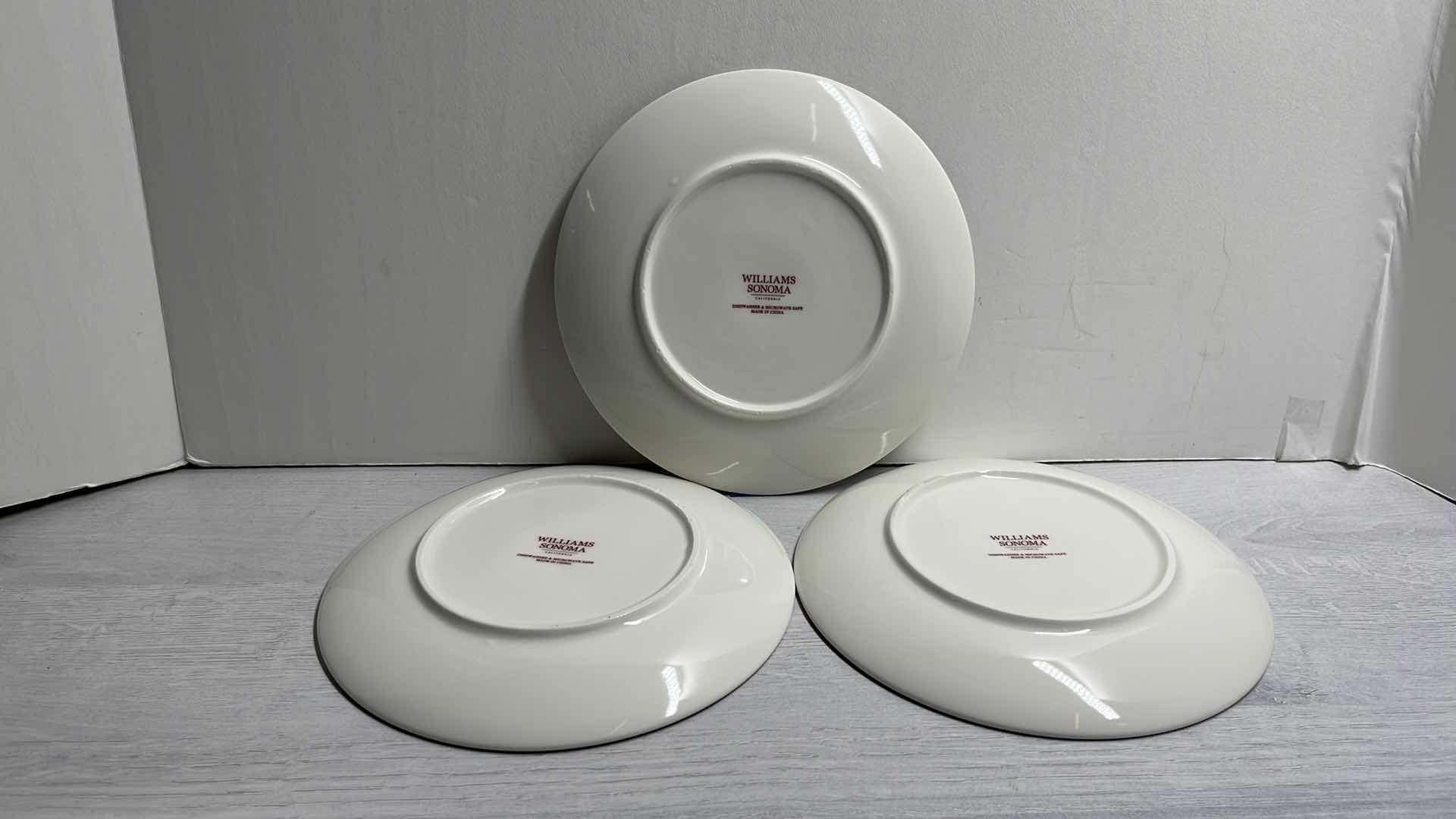 Photo 10 of WILLIAMS SONOMA SNOWMAN COLLECTION 8” SALAD PLATES (12)