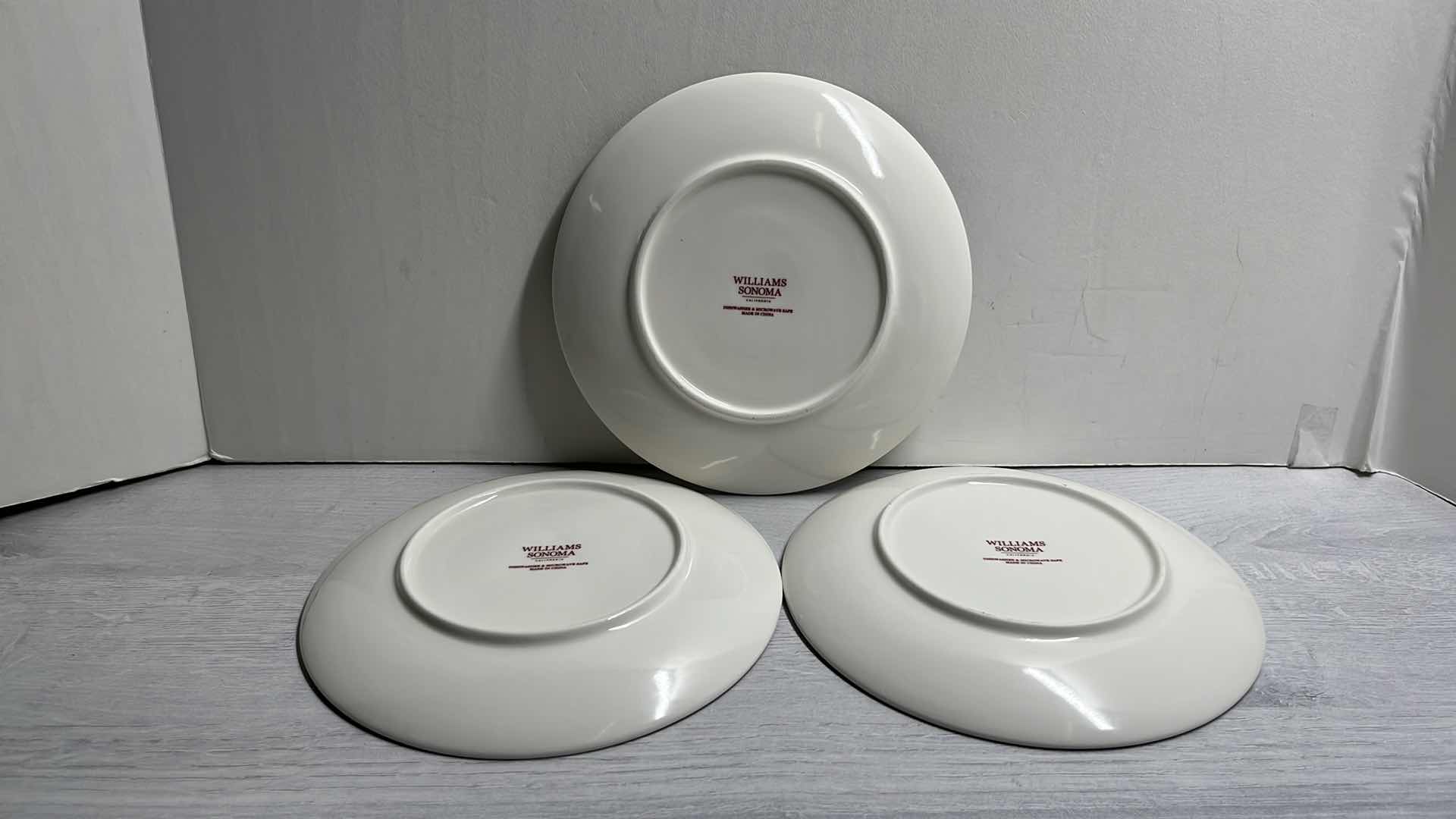 Photo 4 of WILLIAMS SONOMA SNOWMAN COLLECTION 8” SALAD PLATES (12)