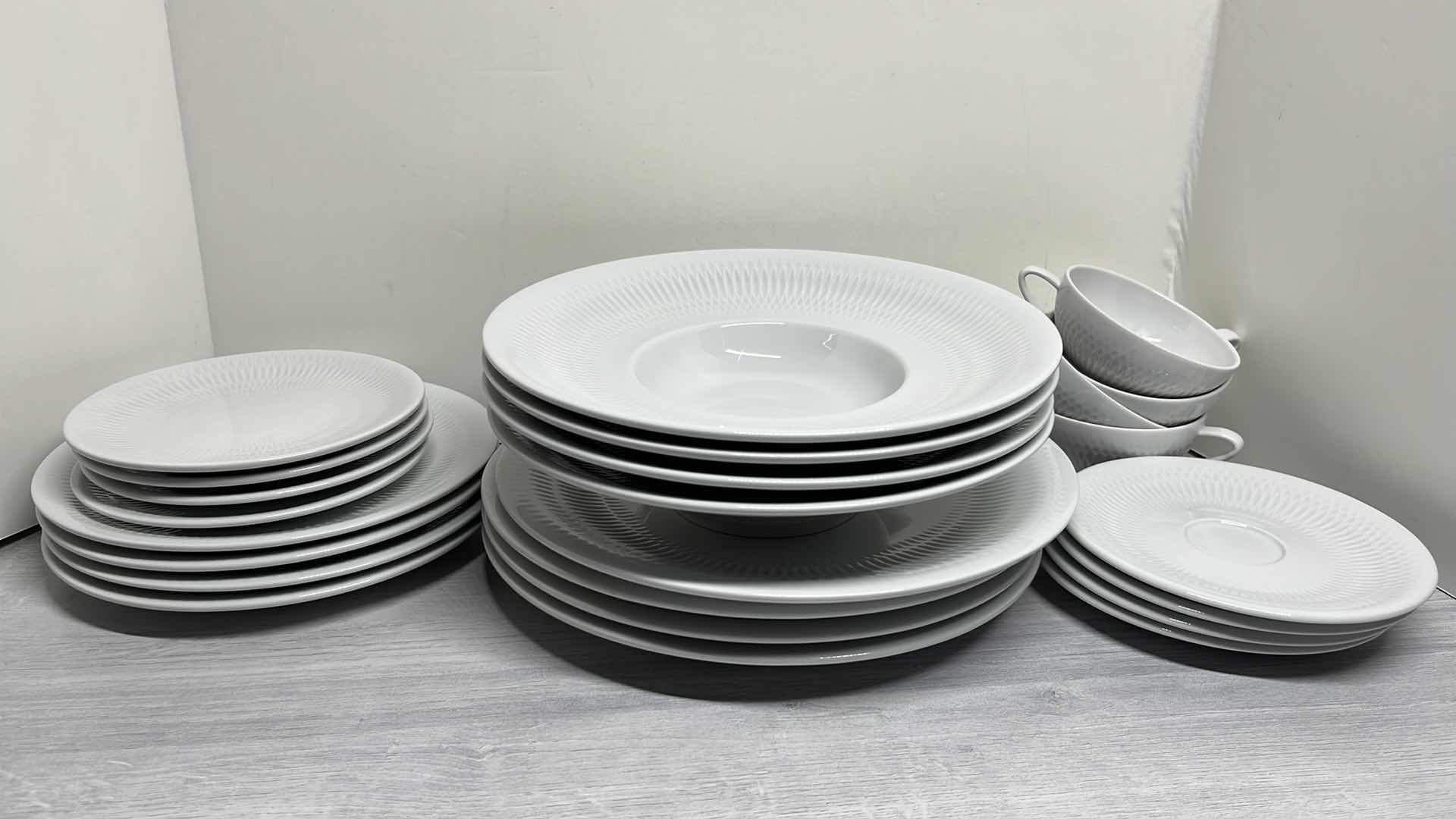 Photo 1 of VISTA ALEGRE UTOPIA COLLECTION 24 PC DINNERWARE SERVICE FOR FOUR