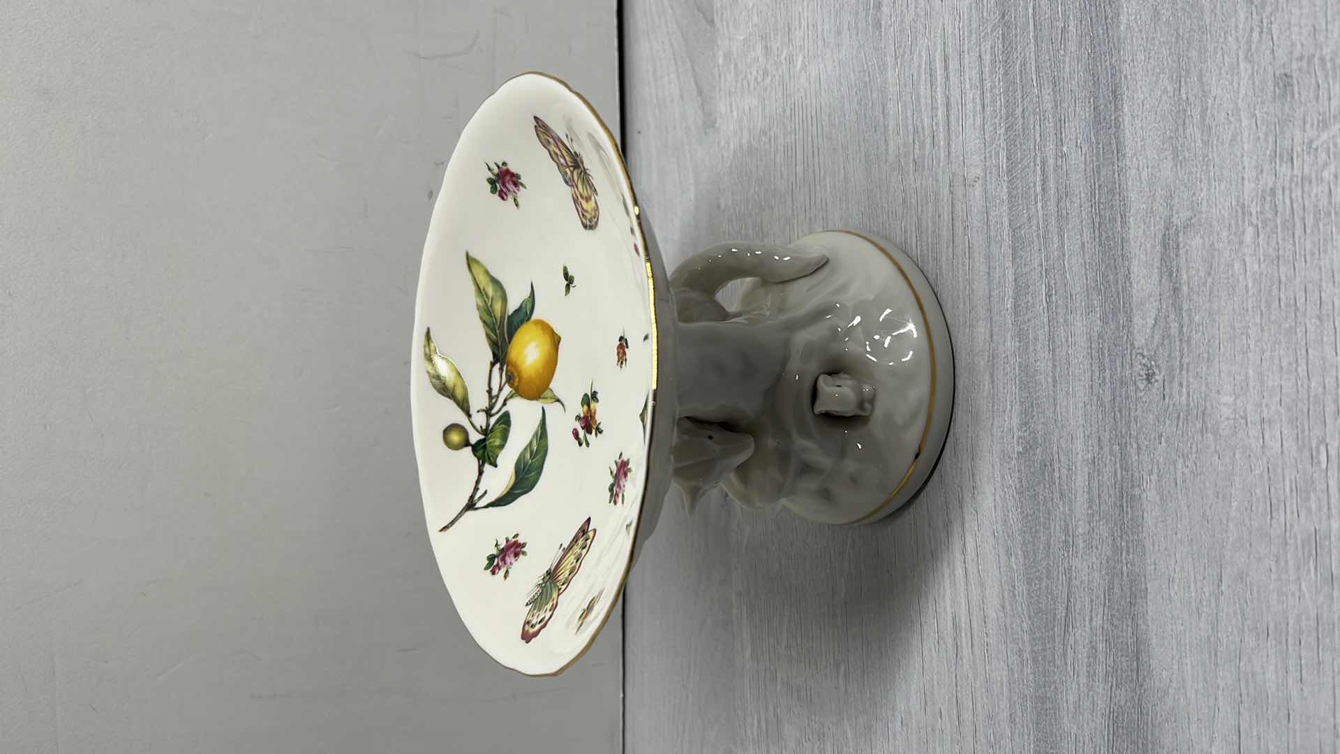 Photo 1 of TANIA BULHOES MARQUESA COLLECTION PORCELAIN MINI PORCELAIN FRUIT BOWL 6.5” X 5” 