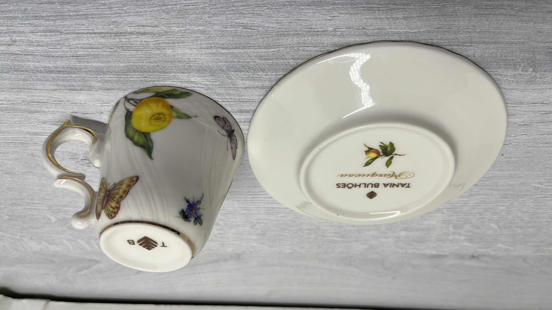 Photo 5 of TANIA BULHOES MARQUESA COLLECTION PORCELAIN 3.4oz ESPRESSO CUPS & SAUCER PLATE 4.75”D (6)