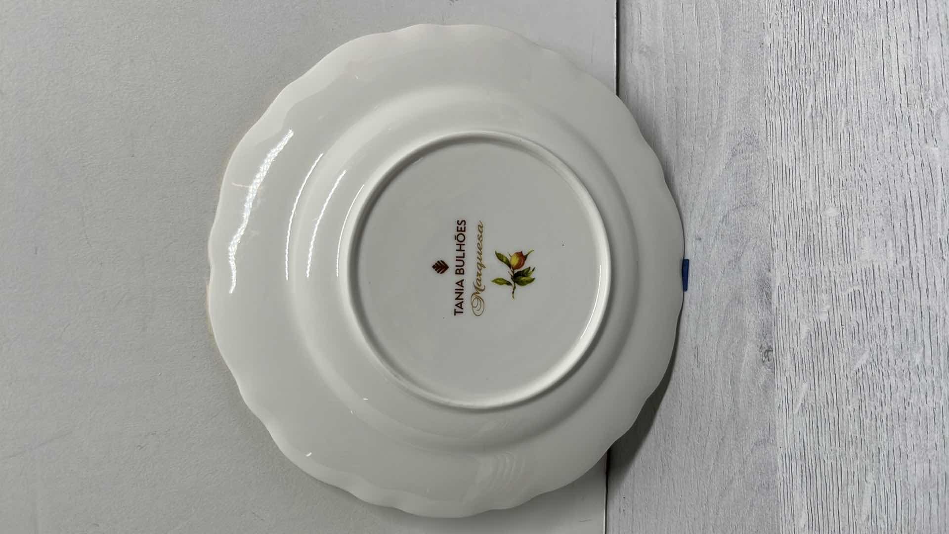 Photo 3 of TANIA BULHOES MARQUESA COLLECTION PORCELAIN 7.5” DESSERT PLATE (6)