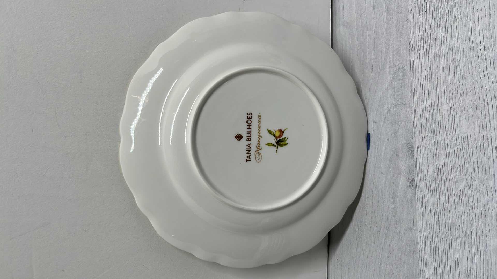 Photo 3 of TANIA BULHOES MARQUESA COLLECTION PORCELAIN 7.5” DESSERT PLATE  (6)