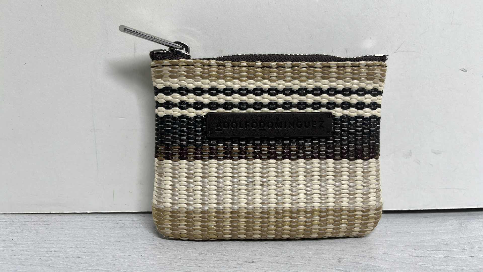 Photo 1 of ADOLFO DOMINGUEZ NATURAL RAFFIA-STYLE COIN PURSE W LOGO TAG 5” X 1” H4”