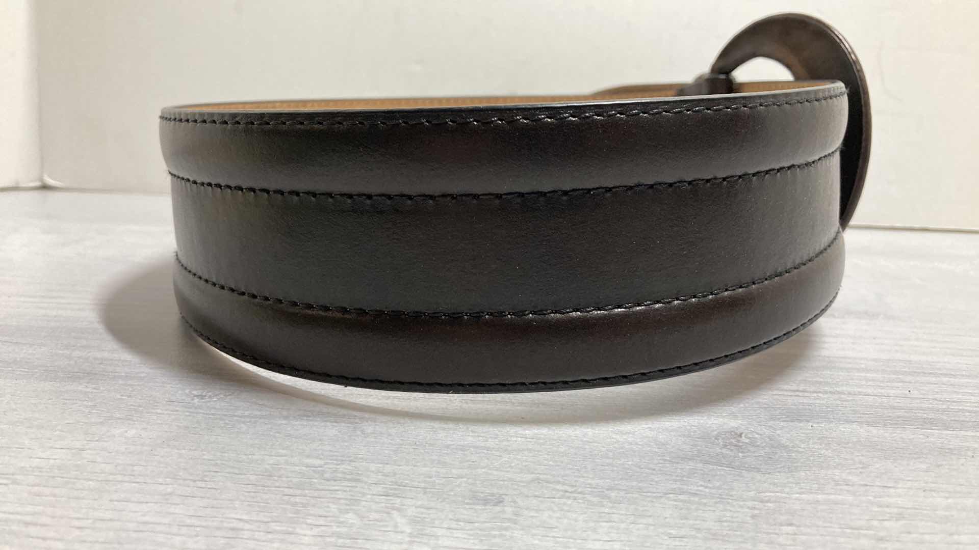 Photo 3 of ALICE & OLIVIA BY STACEY BENDET 100% COW LEATHER BELT SIZE XS MADE IN ITALY