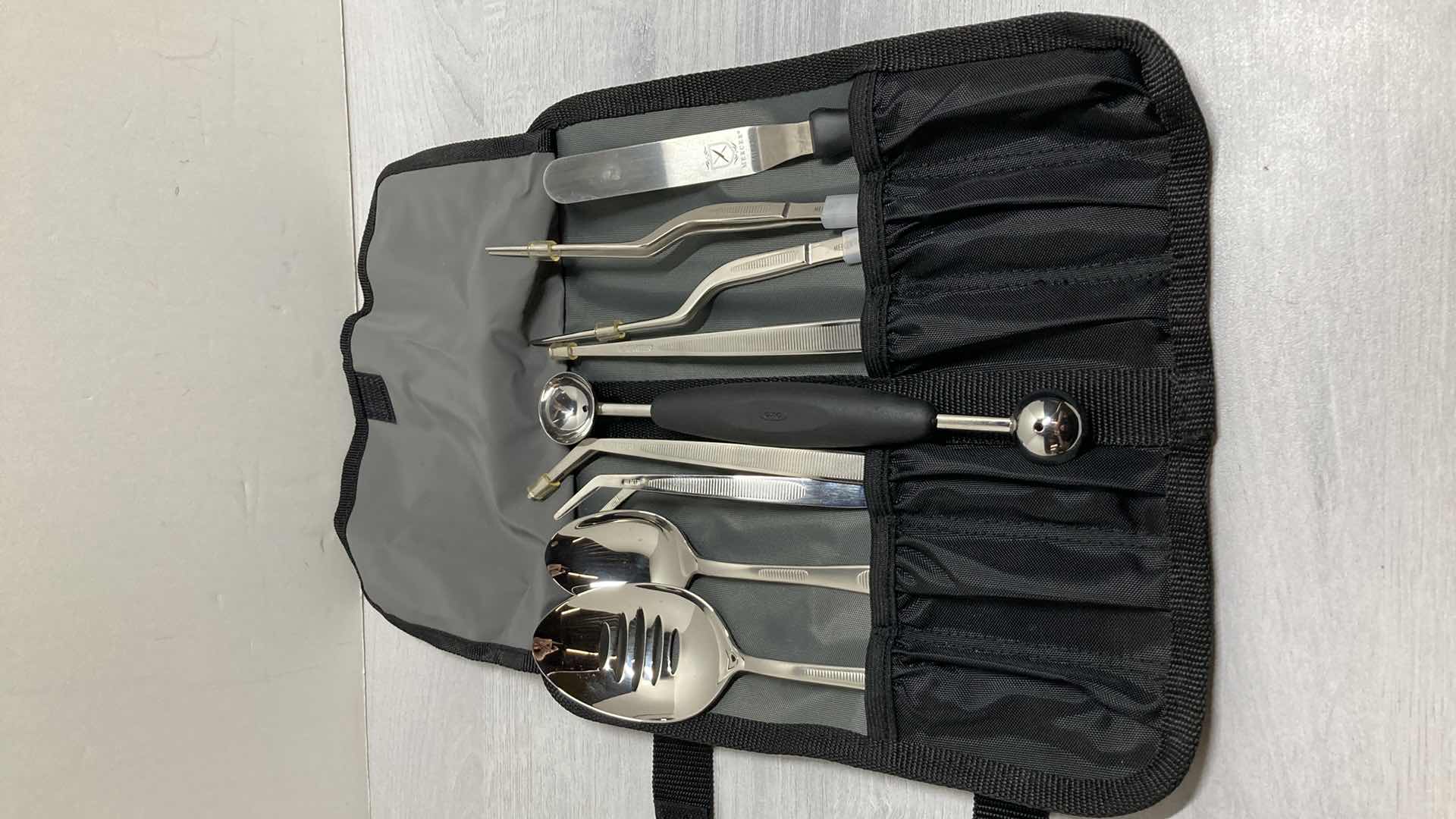 Photo 1 of MERCER CULINARY PROFESSIONAL CHEF
NG KIT W OXO DUEL SCOOP