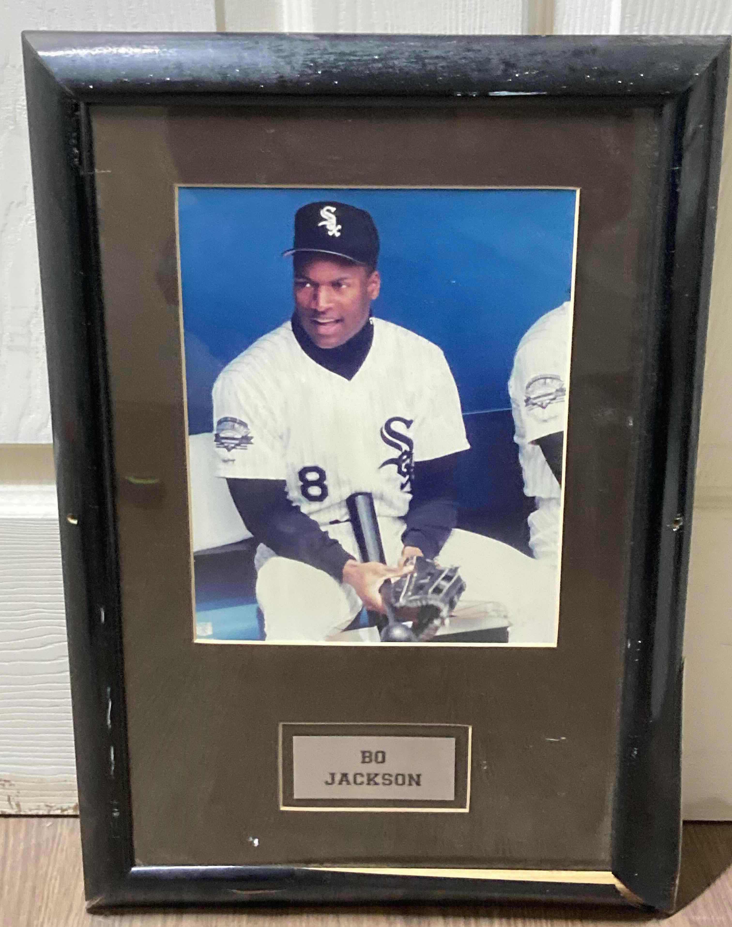 Photo 1 of BO JACKSON WHITE SOX #8 MLB BASEBALL FRAMED PHOTOGRAPH 13” X 19”