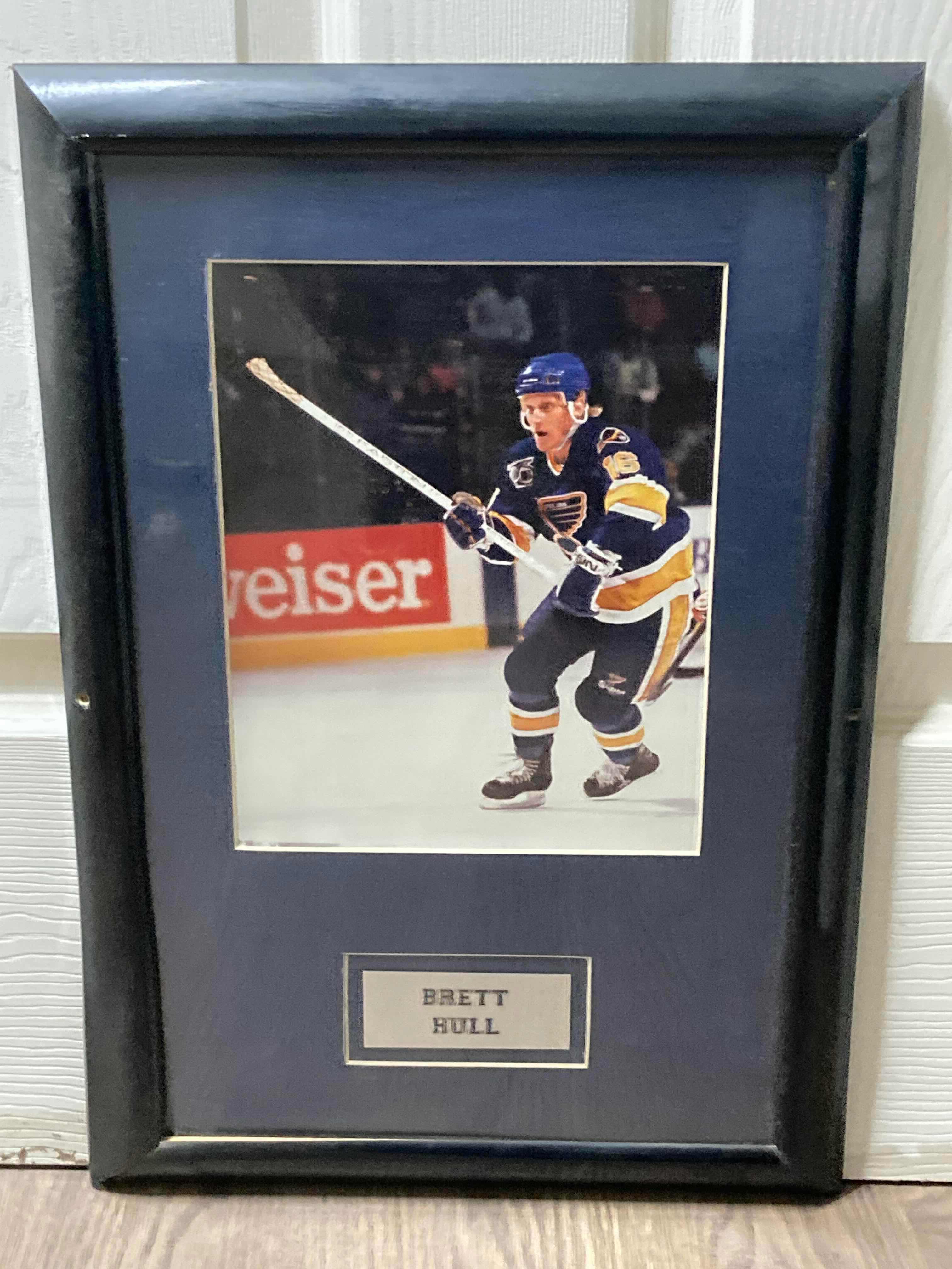 Photo 1 of BRETT HULL ST. LOUIS BLUES #16 NHL HOCKEY FRAMED PHOTOGRAPH 13” X 19”
