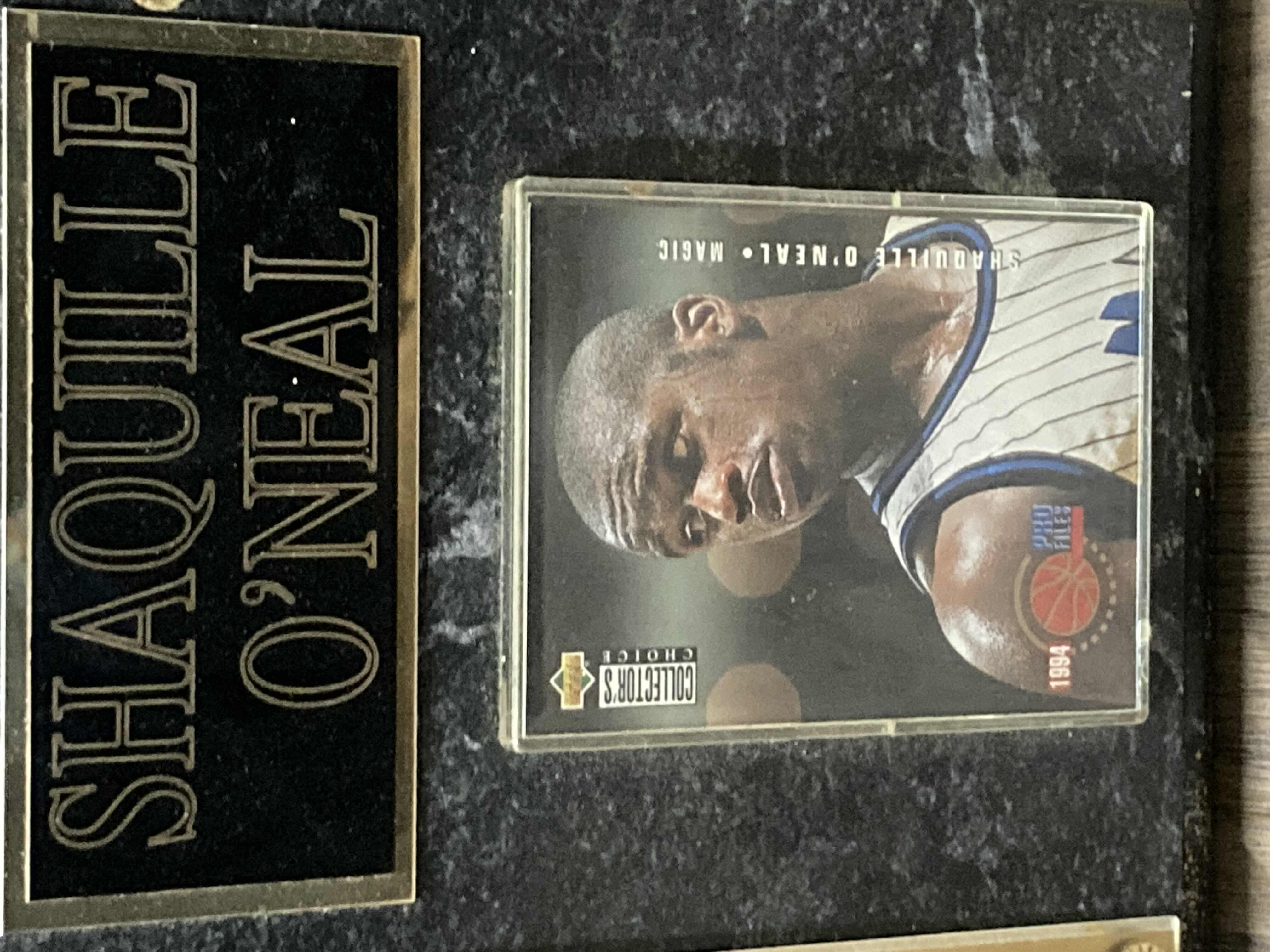 Photo 4 of SHAQUILLE O’NEAL MAGIC #32 MEMORABILIA PLAQUE AUTOGRAPHED BY SHAQUILLE O’NEAL W PLAYERS CARD & COA 15” X 12”