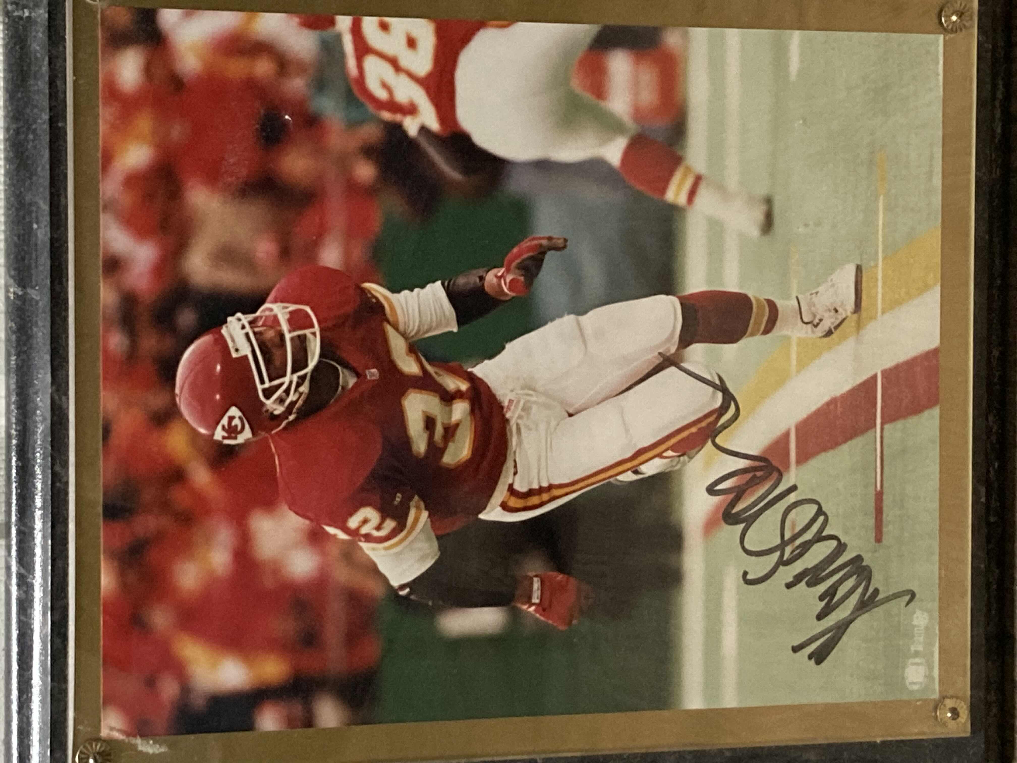 Photo 2 of MARCUS ALLEN CHIEFS #32 MEMORABILIA PLAQUE AUTOGRAPHED BY MARCUS ALLEN W COA 15” X 12”