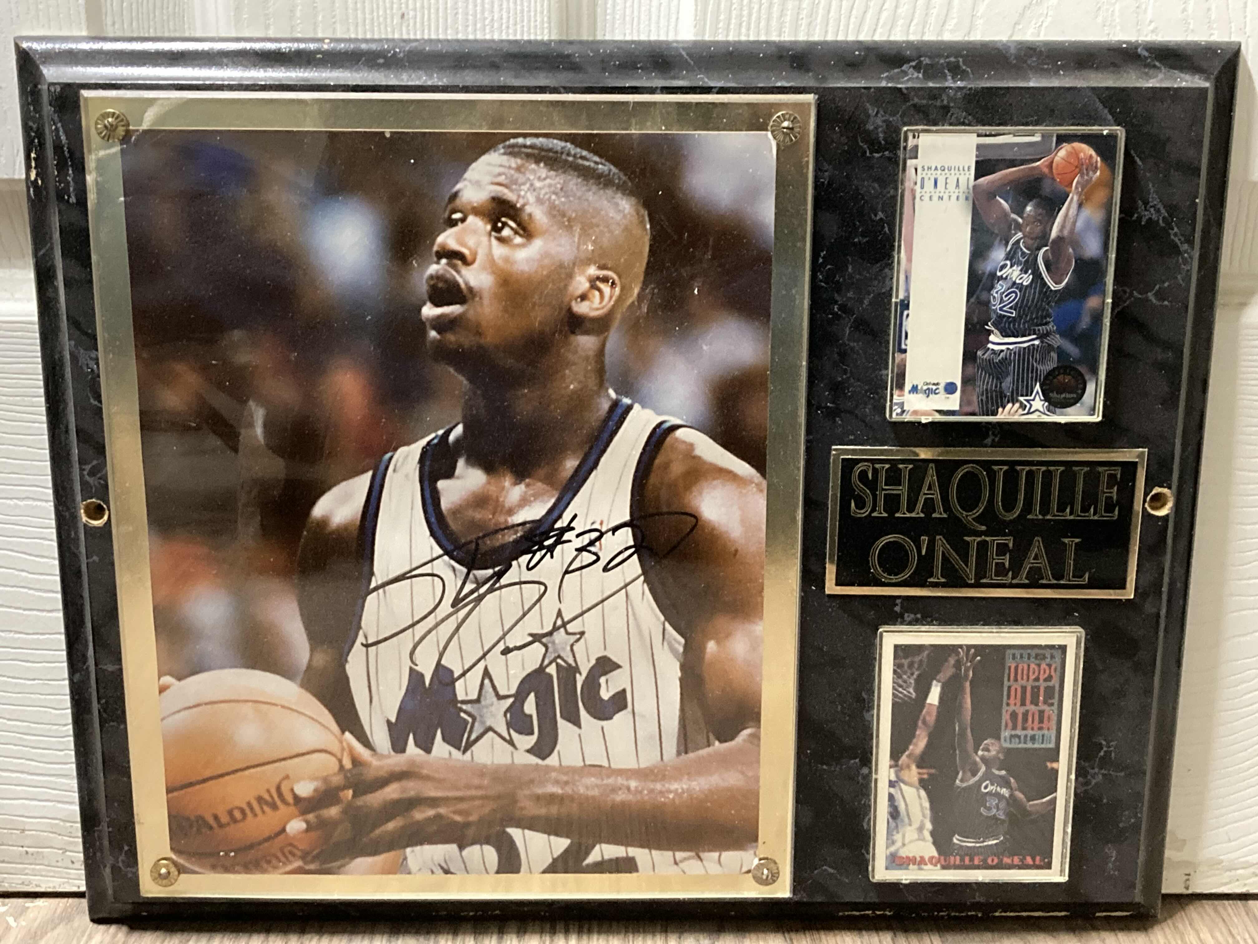 Photo 1 of SHAQUILLE O’NEAL MAGIC #32 MEMORABILIA PLAQUE AUTOGRAPHED BY SHAQUILLE O’NEAL W PLAYERS CARDS & COA 15” X 12”