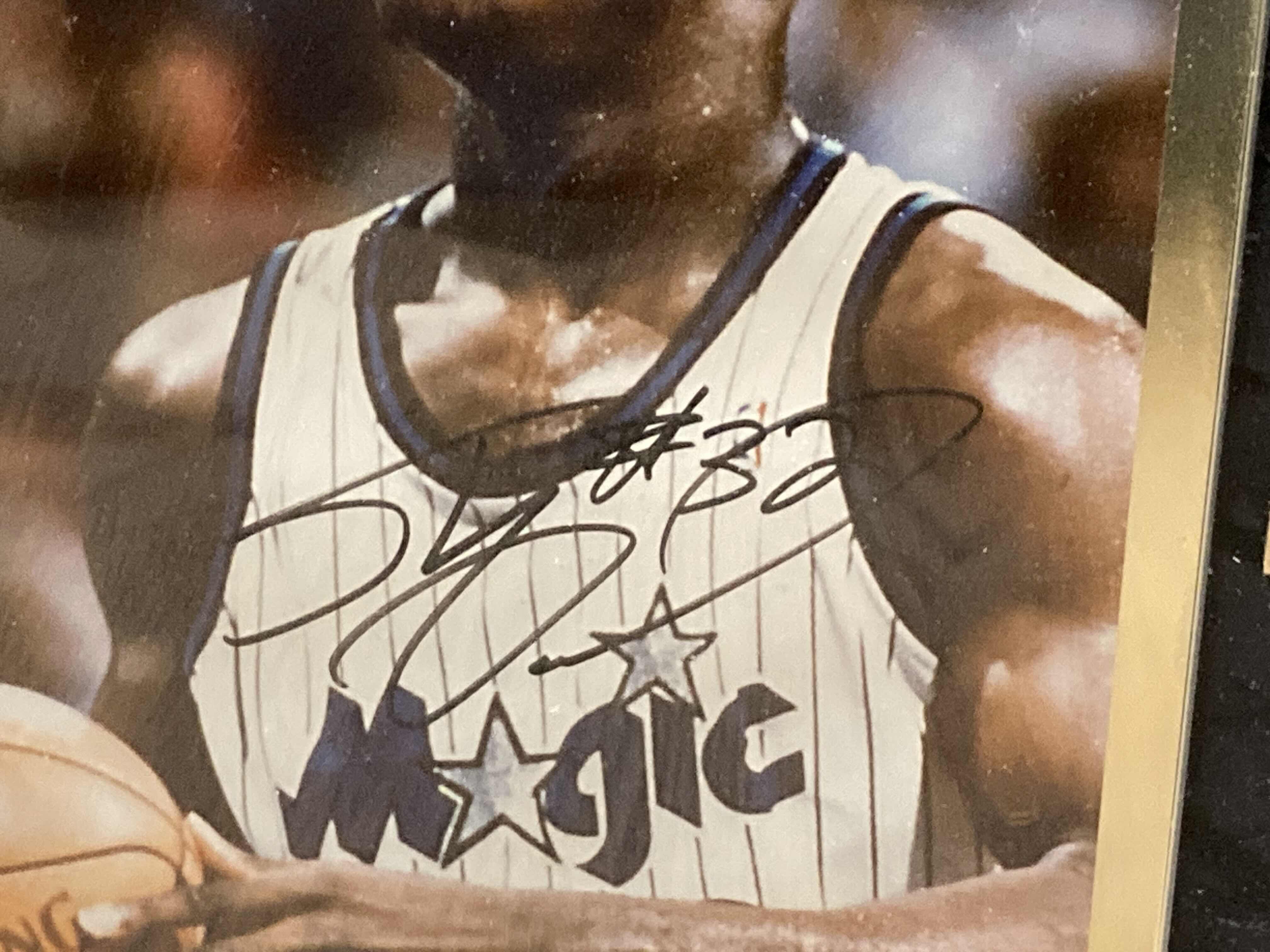 Photo 3 of SHAQUILLE O’NEAL MAGIC #32 MEMORABILIA PLAQUE AUTOGRAPHED BY SHAQUILLE O’NEAL W PLAYERS CARDS & COA 15” X 12”