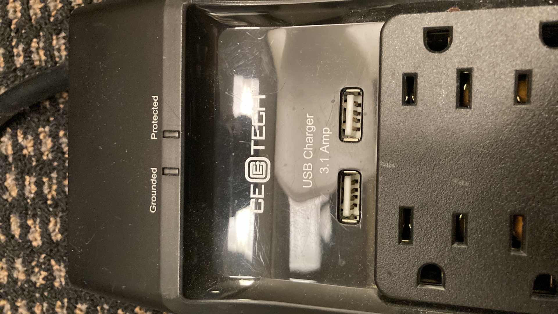 Photo 2 of CE TECH W USB PORT POWER STRIP