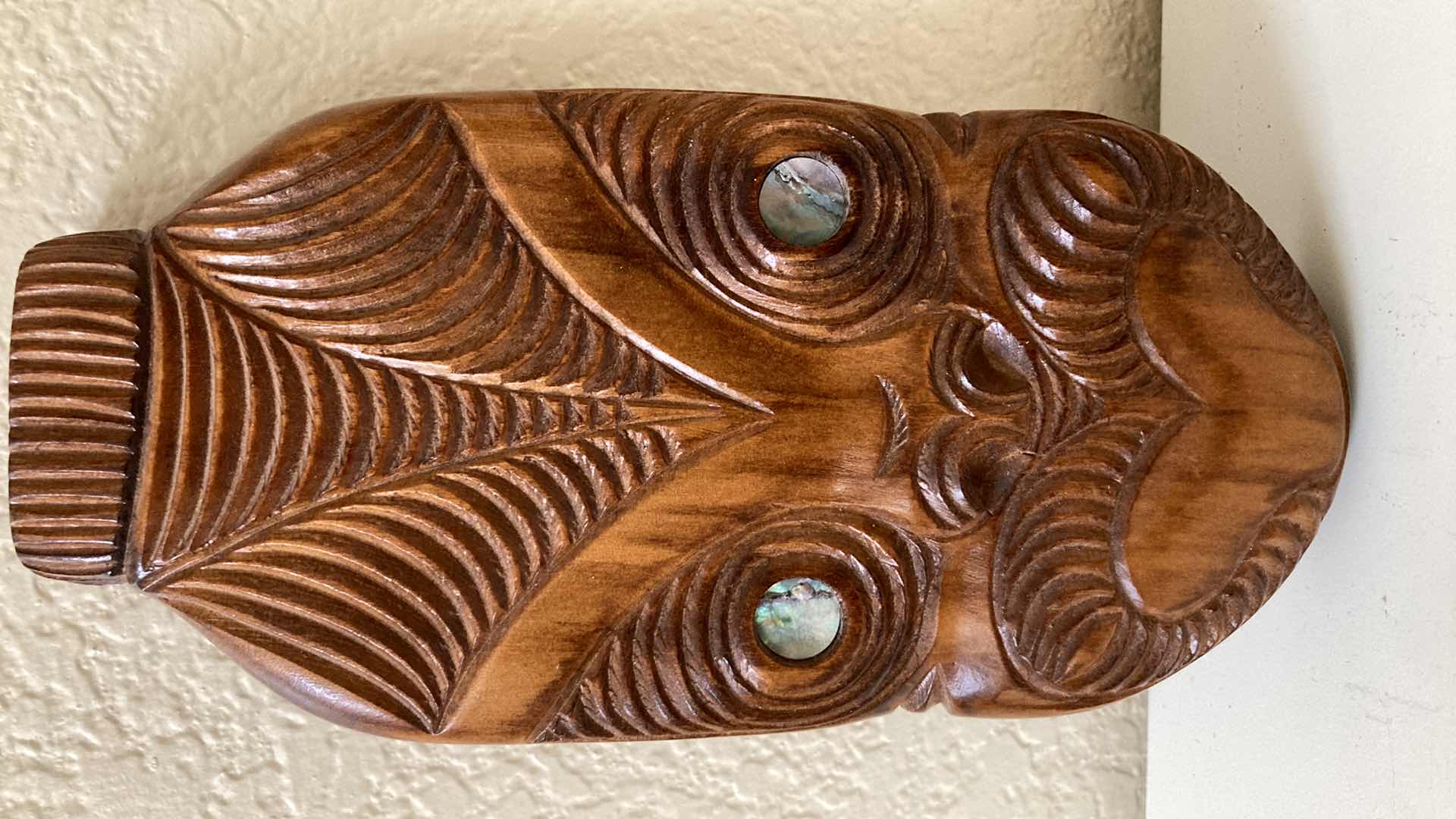 Photo 1 of HAND CARVED WOOD TIKI FACE WALL ART FROM AOTEAROA NZ KAURI TIMBER 3.75” X 7”