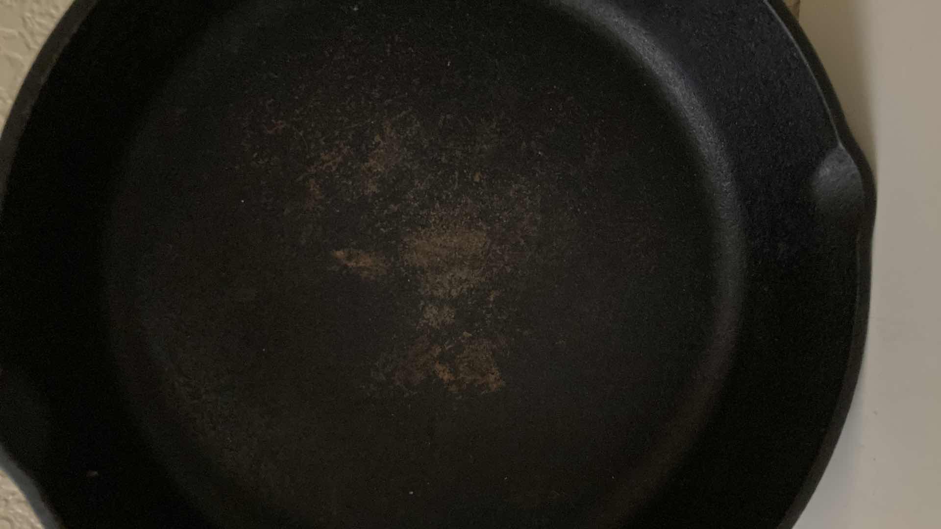 Photo 3 of LODGE CAST IRON PAN 10”