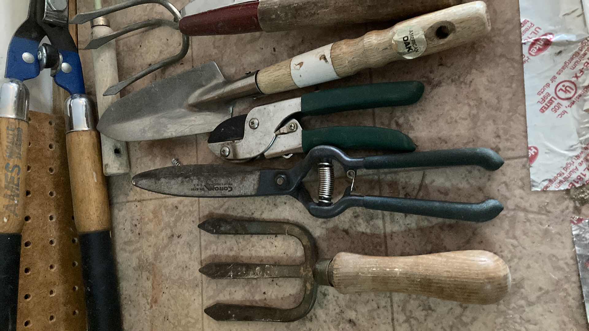 Photo 2 of VINTAGE YARD HAND TOOLS (10)