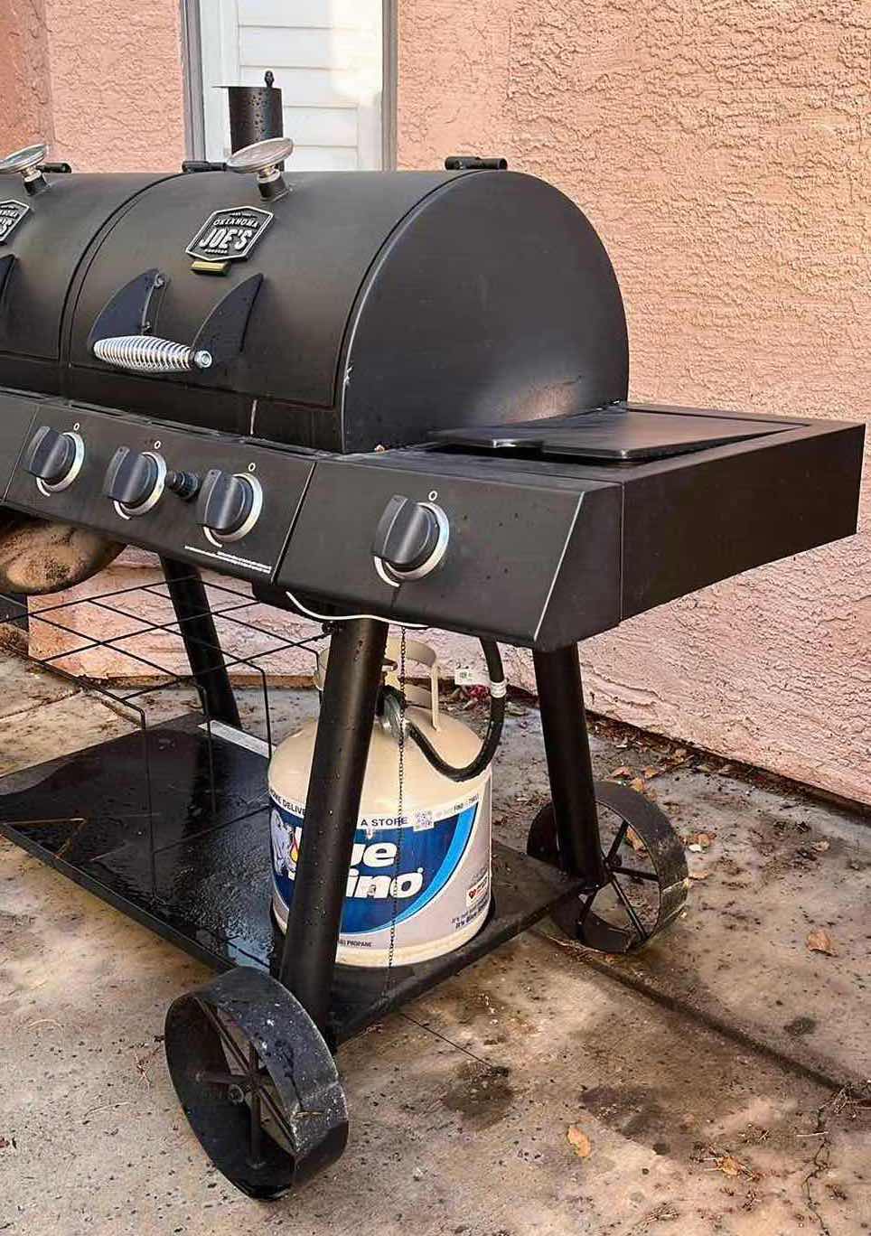 Photo 3 of OKLAHOMA JOE’S SMOKERS BLACK LONGHORN COMBO 3 BURNER CHARCOAL & PROPANE GAS SMOKER BBQ GRILL MODEL 15202029 1,060sq.in. COOKING SPACE W COVER, BLUE RHINO 15LB PROPANE TANK & GRILLING ACCESSORIES (READ NOTES)