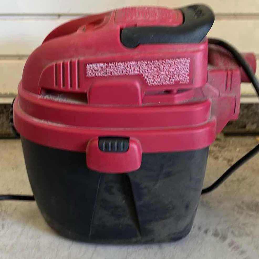 Photo 3 of SHOP VAC HANG ON MINI WET/DRY VAC 1.5GAL