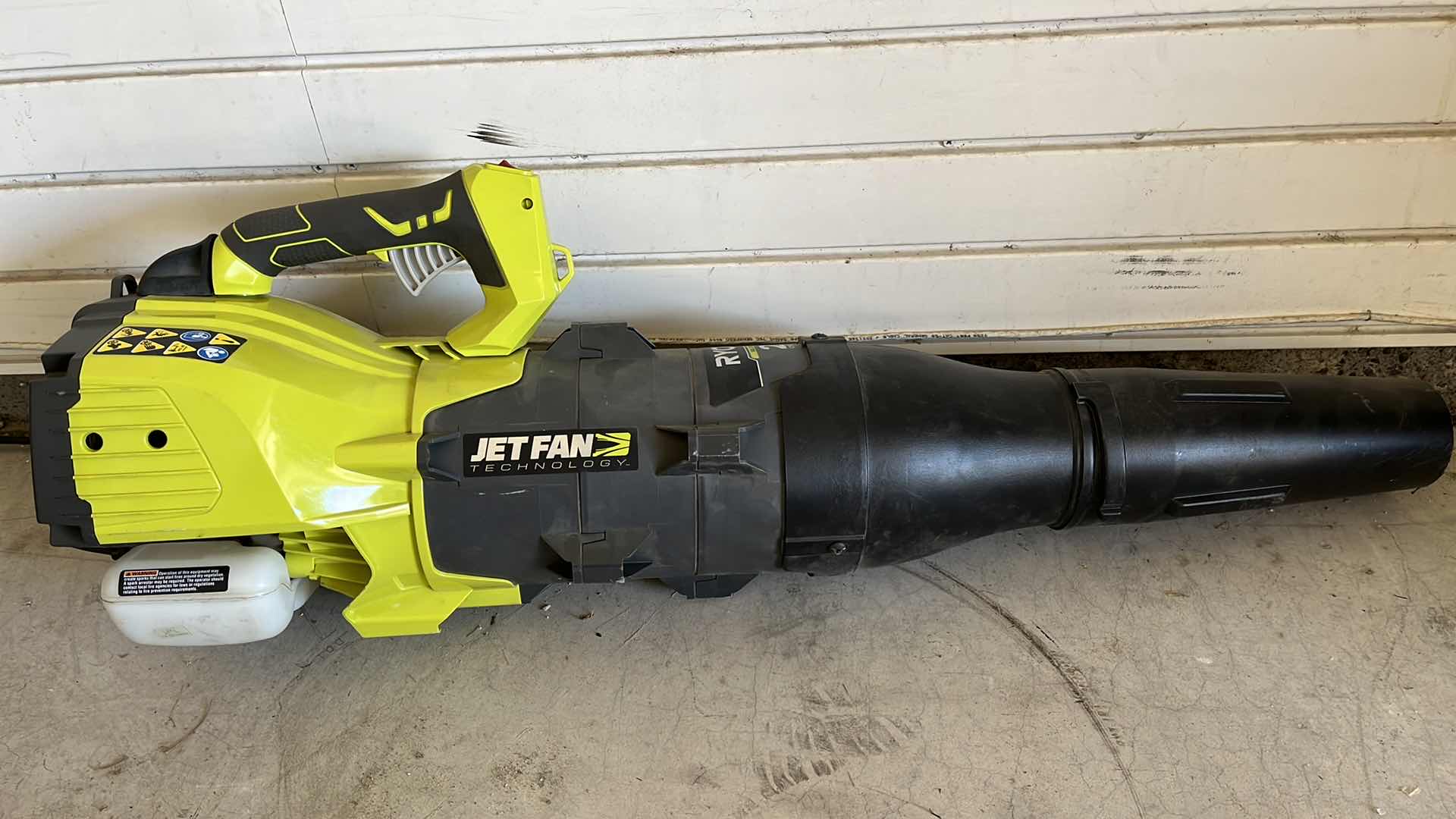 Photo 1 of RYOBI JET FAN TECH 25CC 2CYCLE GAS POWERED YARD BLOWER MODEL RY25AXB