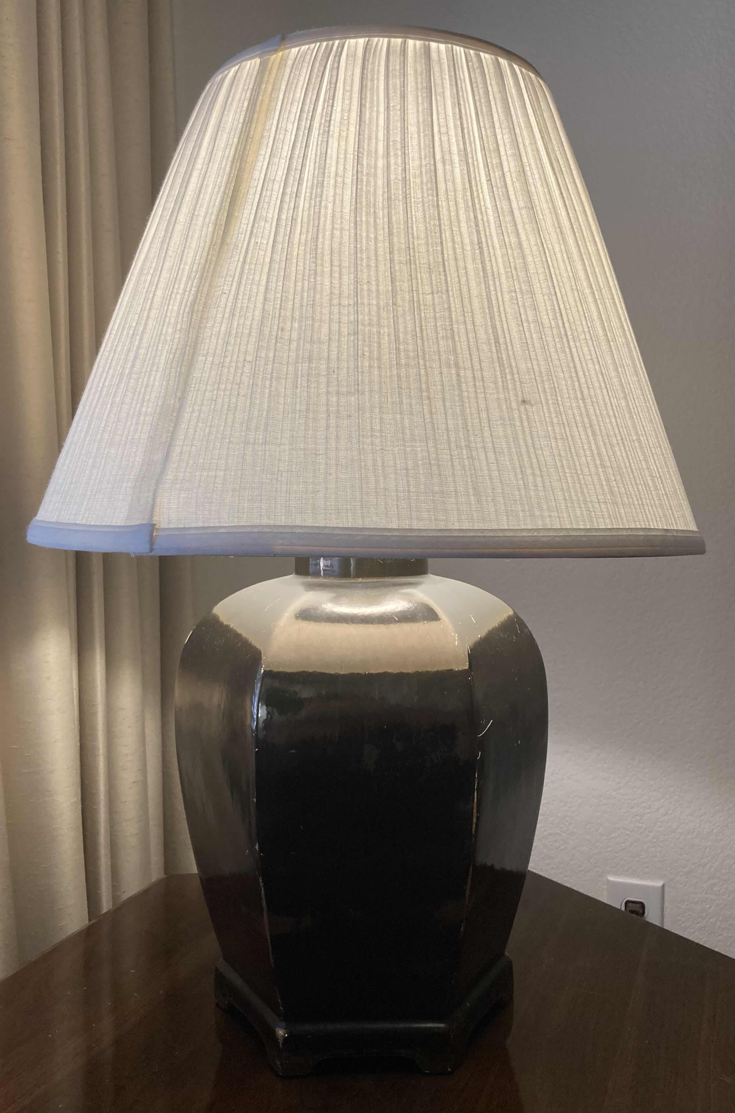 Photo 1 of METALLIC FINISH CERAMIC TABLE LAMP H25.5”