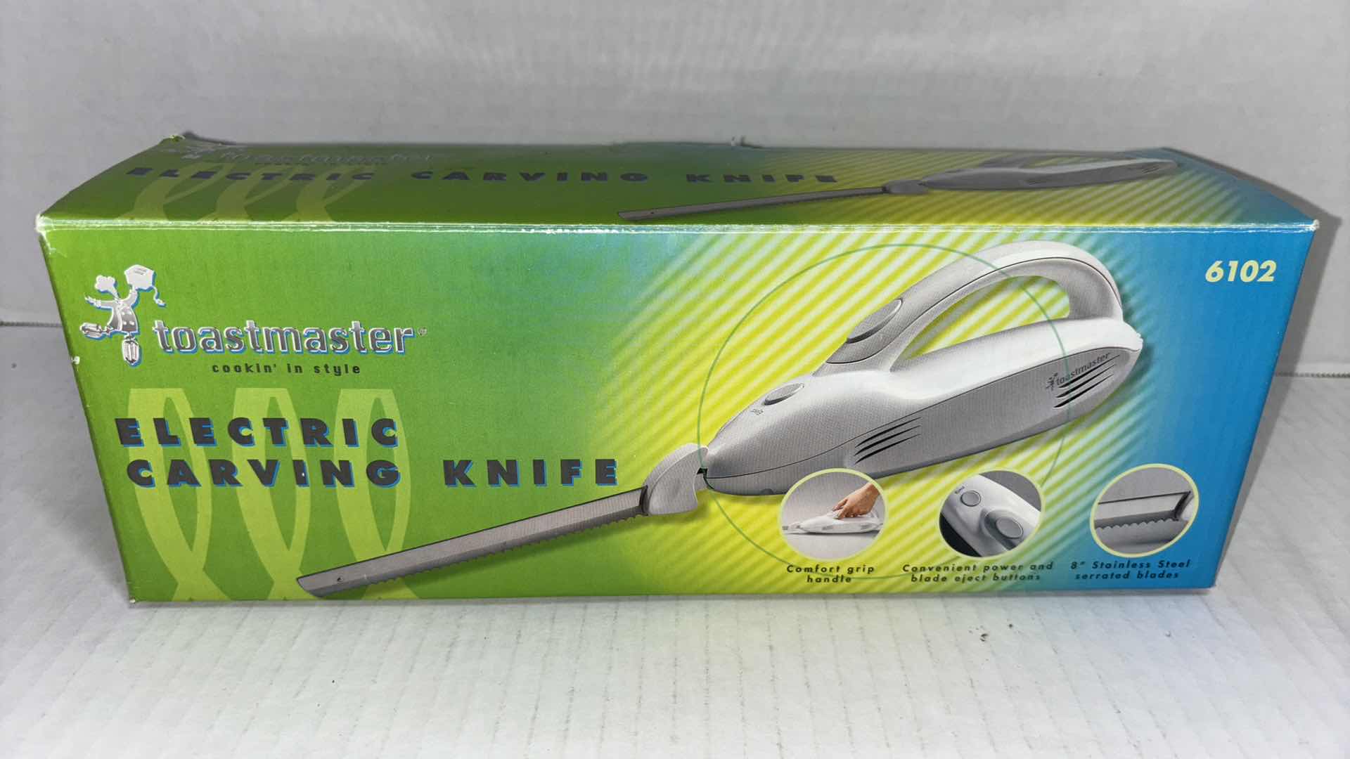 Photo 1 of TOASTMASTER ELECTRIC CARVING KNIFE (MODEL 6102)