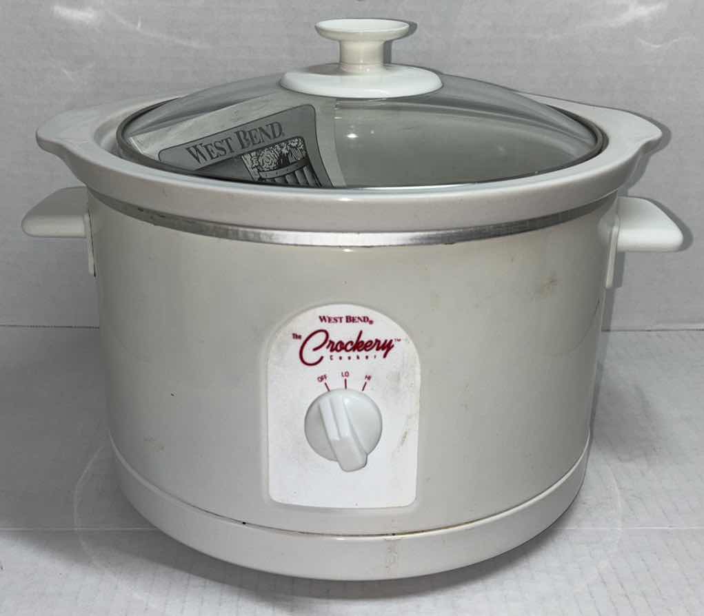 Photo 1 of THE WEST BEND CO. THE CROCKERY COOKER 3 QUART W MANUAL CONTROL (MODEL 84433)