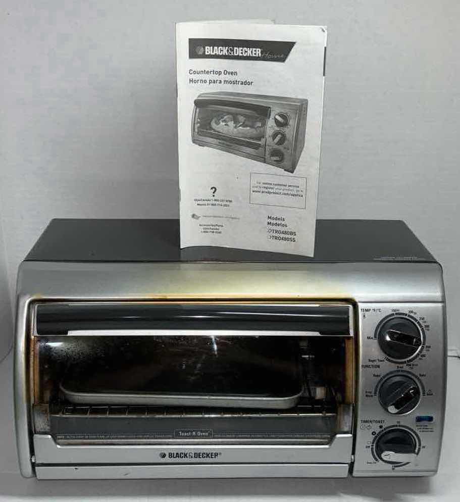 Photo 1 of BLACK & DECKER COUNTERTOP OVEN “TOAST-R-OVEN” (MODEL TRO480BS)