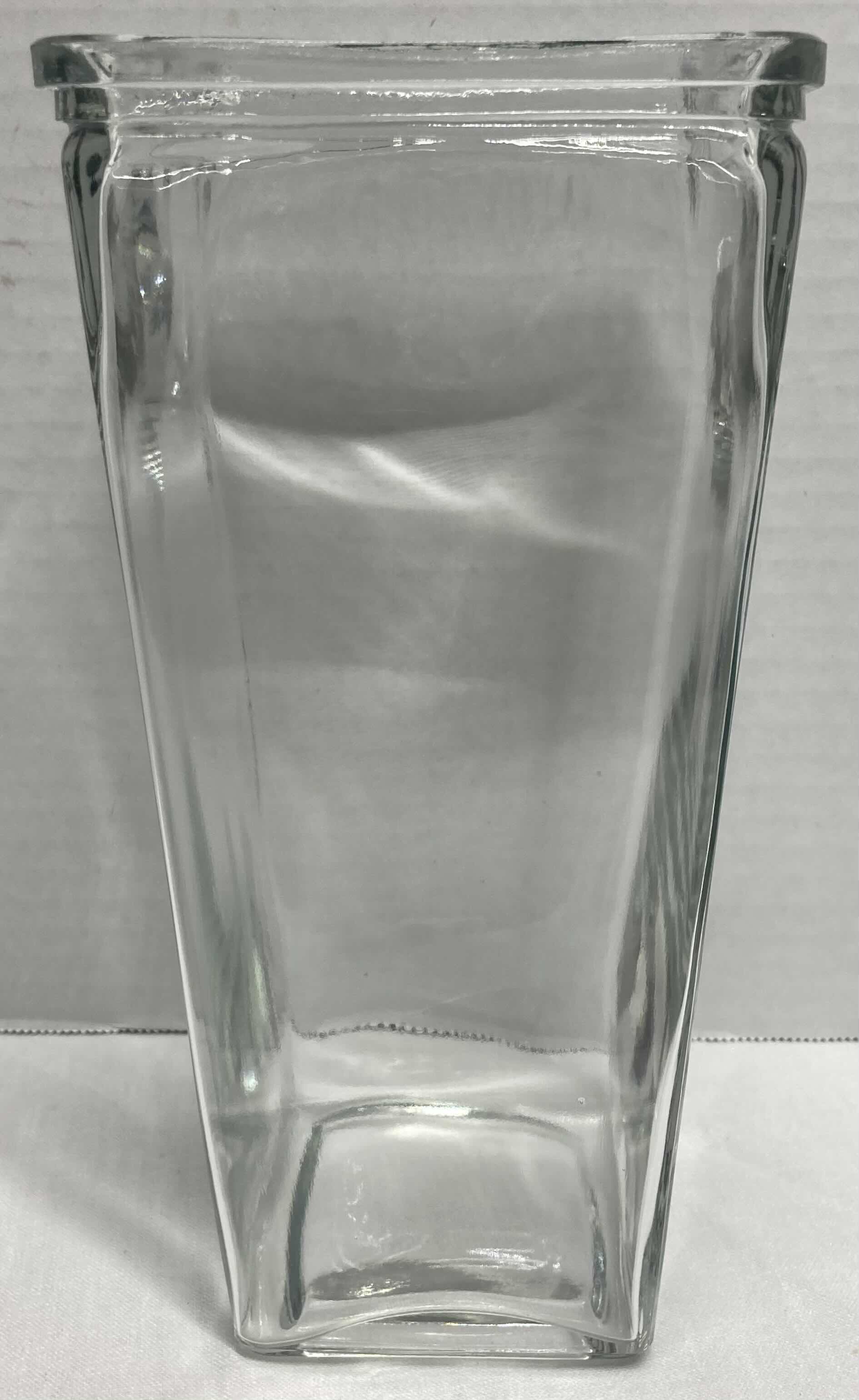 Photo 2 of CLEAR GLASS VASES H9”