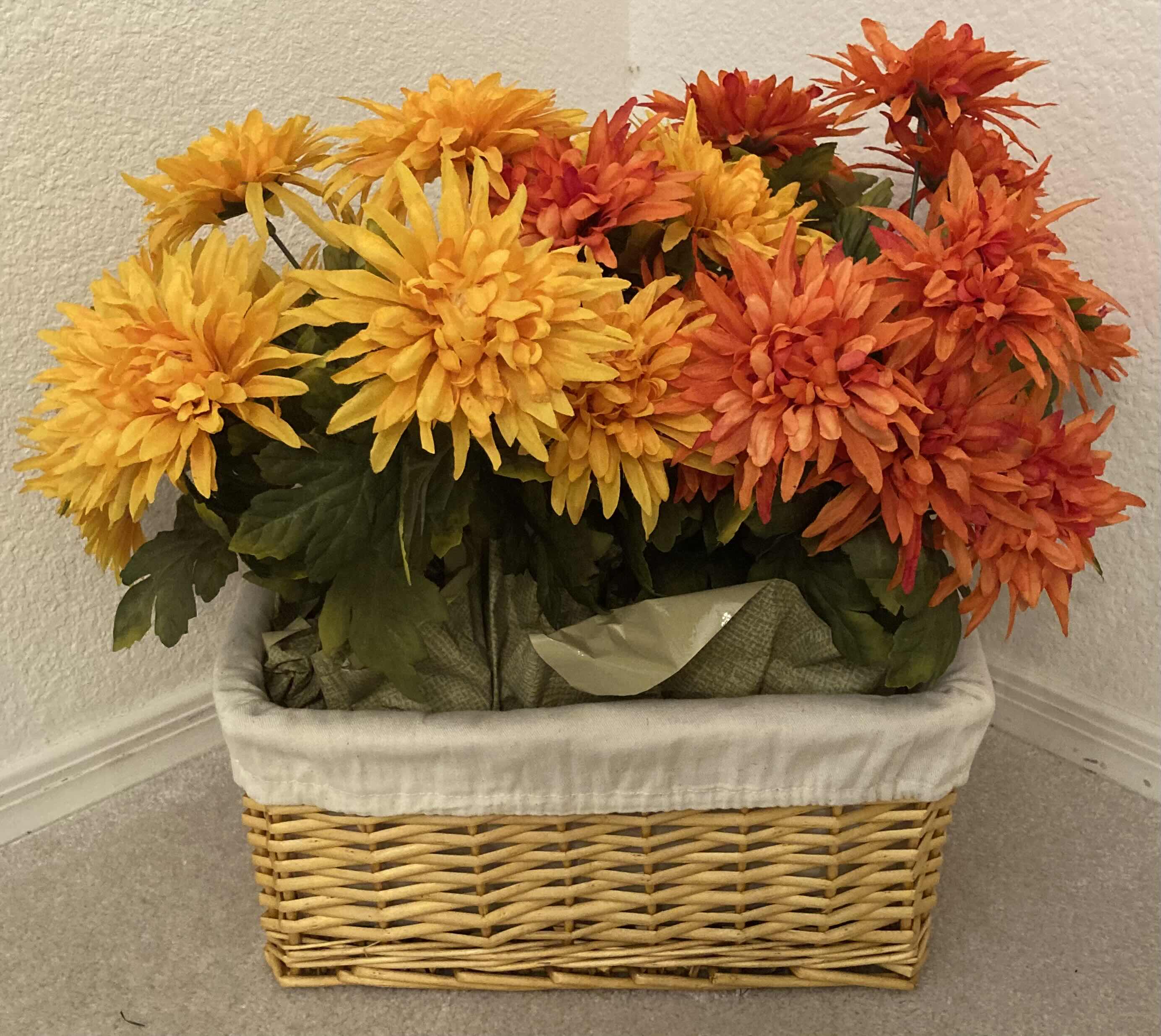 Photo 2 of SPIDER MUMS ARTIFICIAL DECORATIVE FLOWERS W RATTAN BASKET H16”