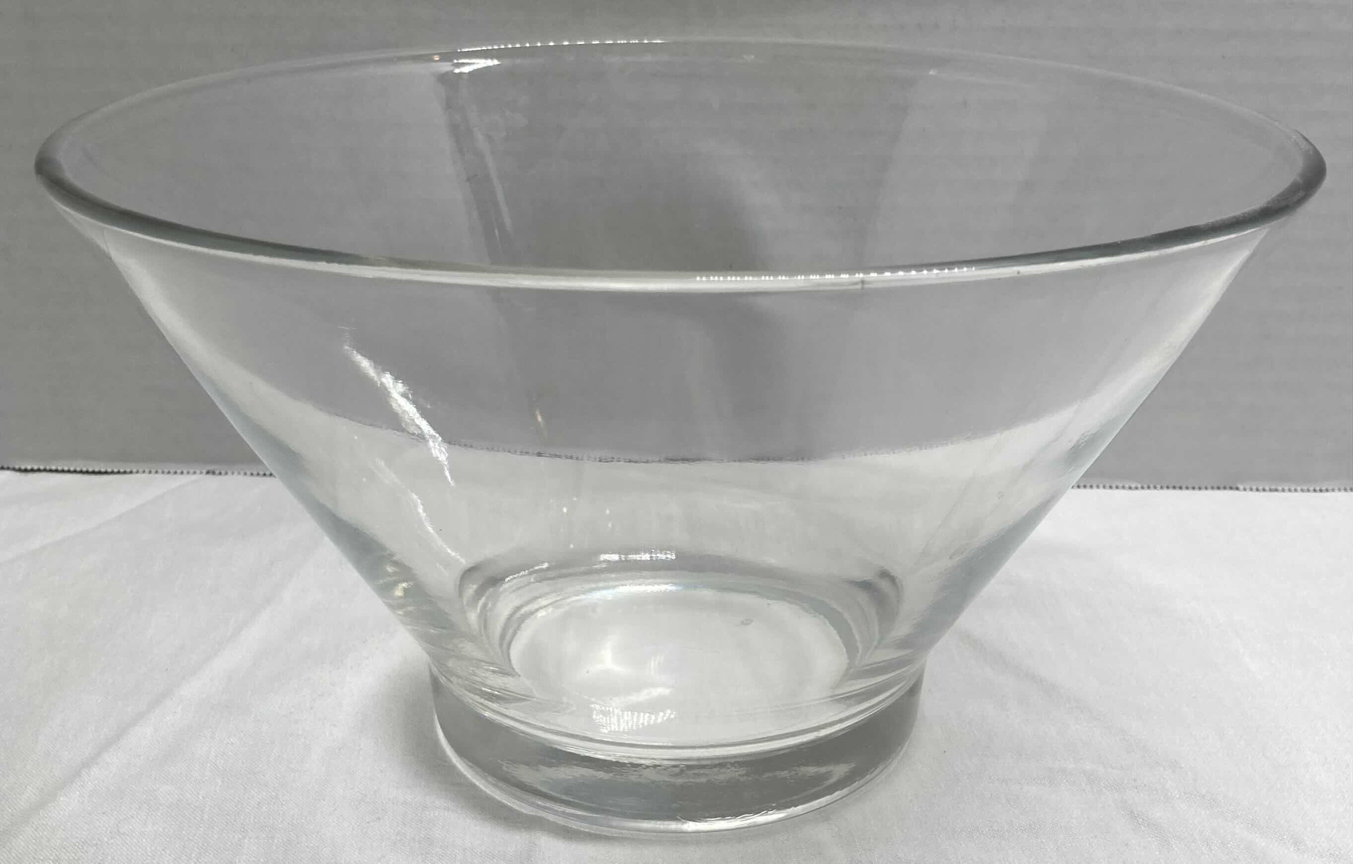 Photo 3 of CLEAR GLASS PEDESTAL BOWL & 2 SERVING BOWLS 10.5” X 10.5” H5”