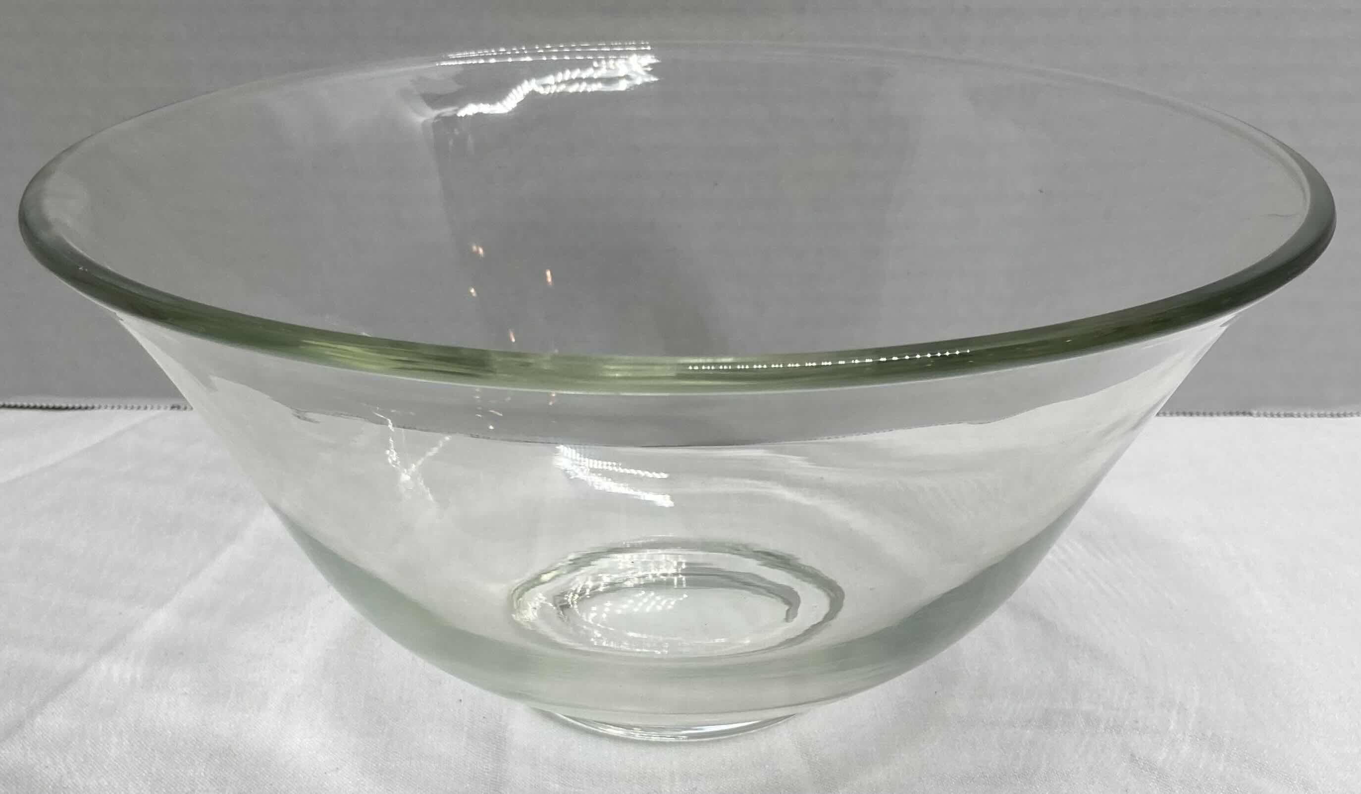 Photo 4 of CLEAR GLASS PEDESTAL BOWL & 2 SERVING BOWLS 10.5” X 10.5” H5”