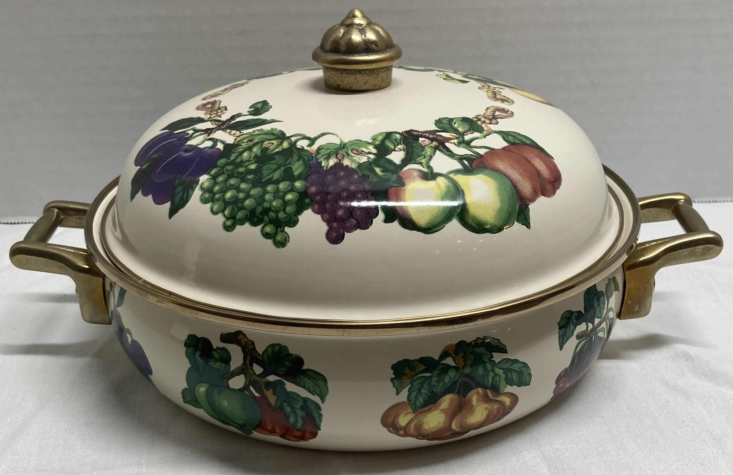 Photo 1 of TABLETOP UNLIMITED KENSINGTON GARDEN PORCELAIN ENAMEL 3QT CASSEROLE DISH W LID