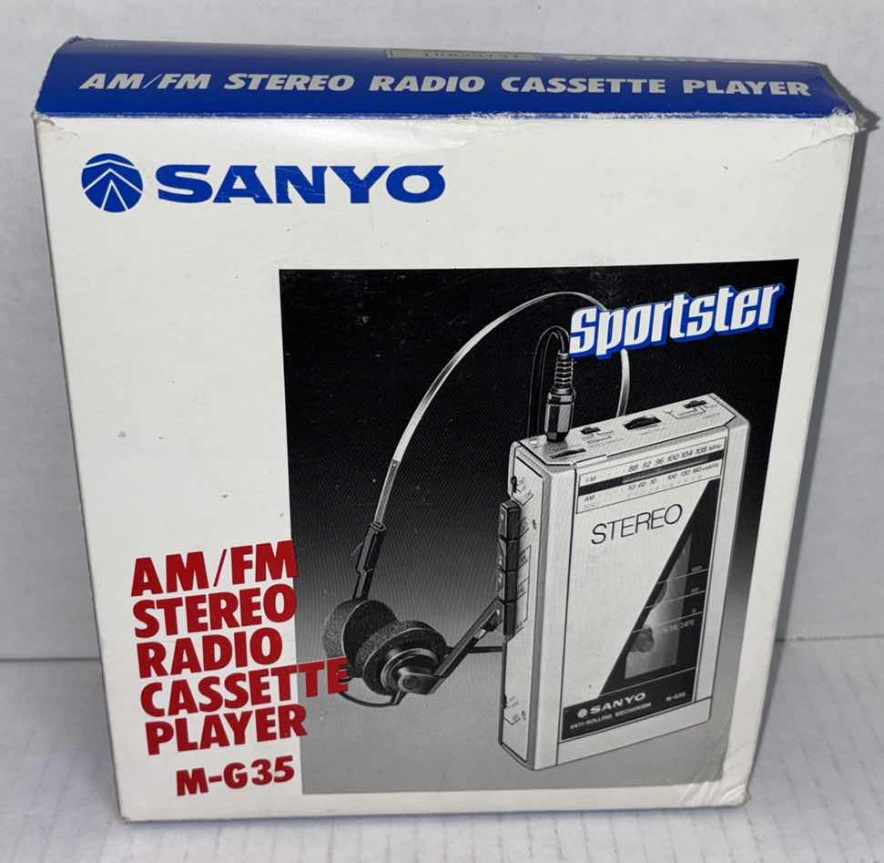 Photo 1 of SANYO SPORTSTER MINI AM/FM STEREO RADIO CASSETTE PLAYER W HEADPHONES (M-G35)