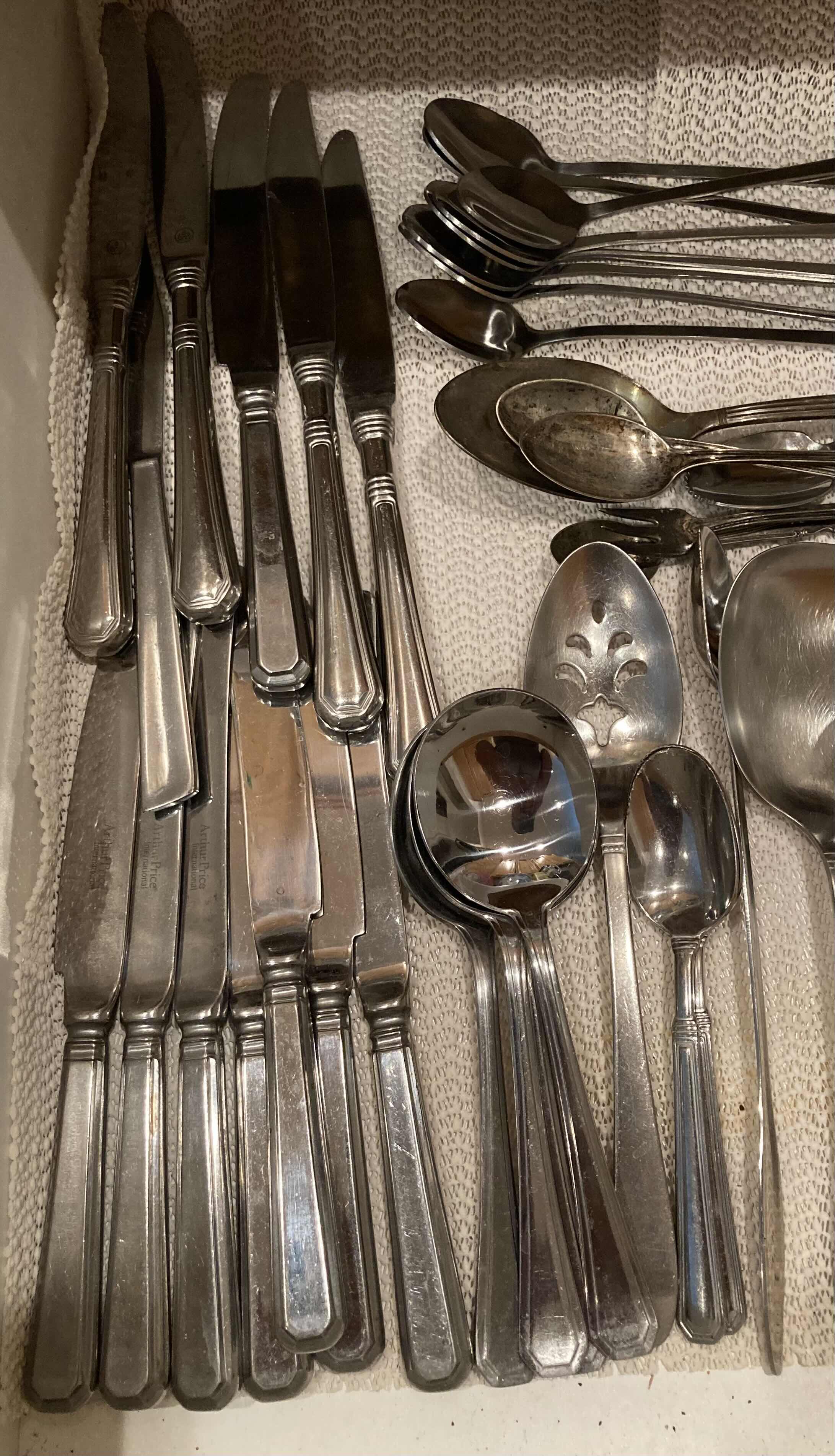 Photo 2 of CONTENTS OF DRAWER- FLATWARE