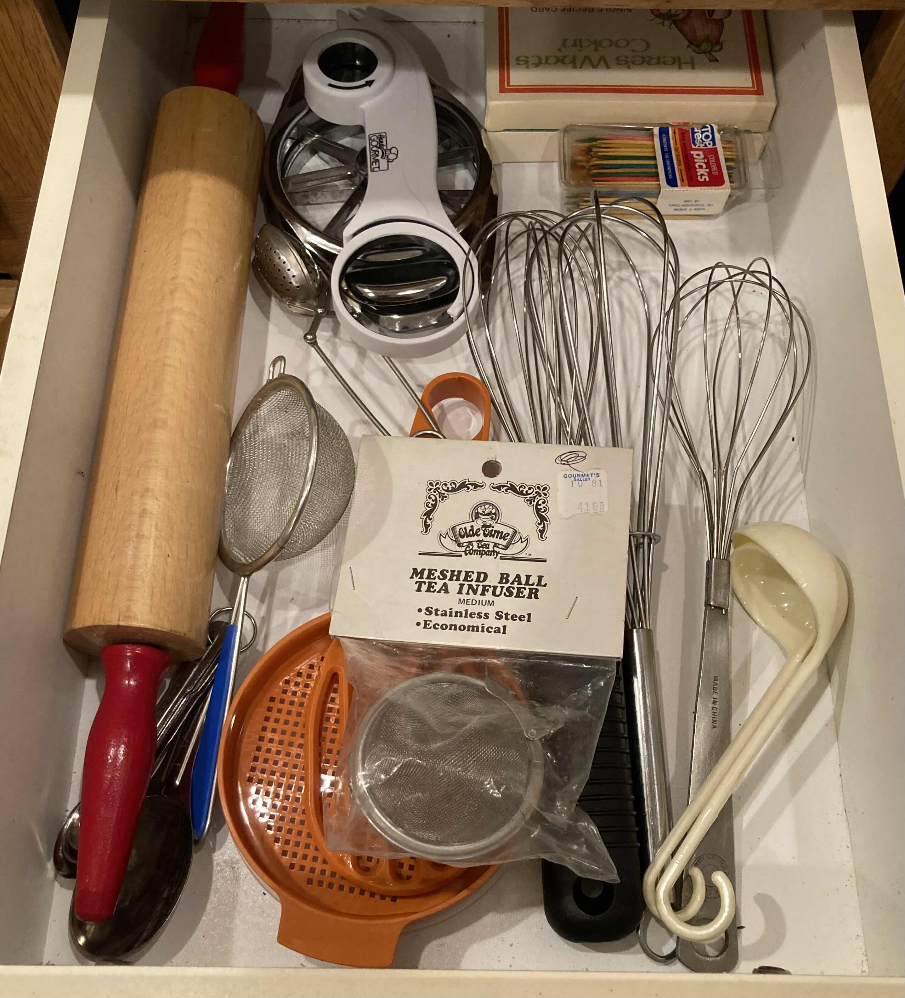 Photo 1 of CONTENTS OF DRAWER- KITCHEN ACCESSORIES