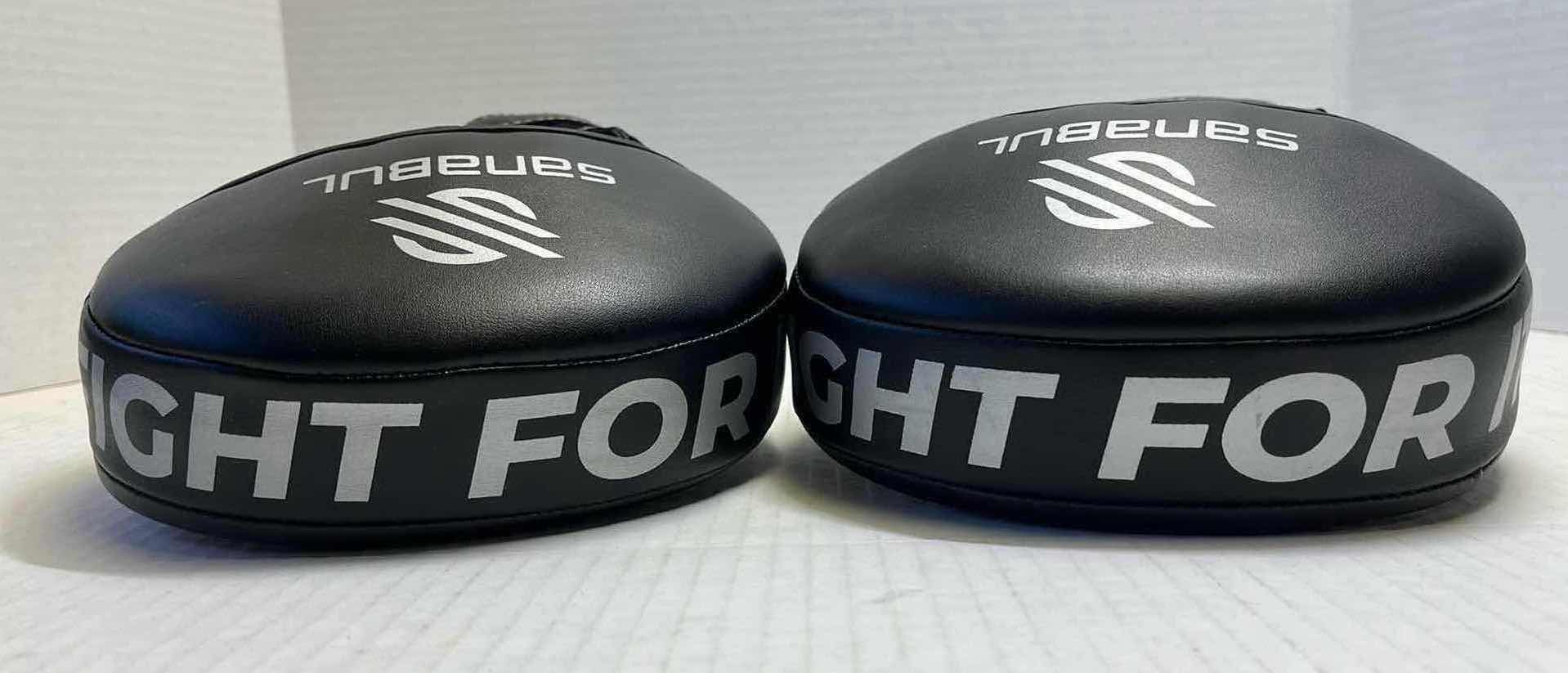 Photo 4 of SANABUL BOXING FOCUS PADS ADULT SIZE