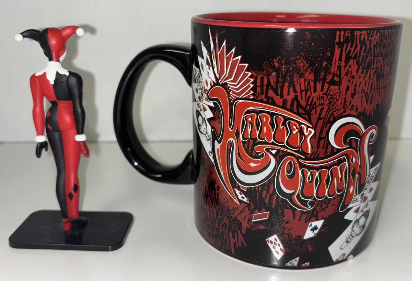 Photo 2 of DC COMICS “HARLEY QUINN” 20 OZ CERAMIC MUG & MINI 4.5” PLASTIC STATUE