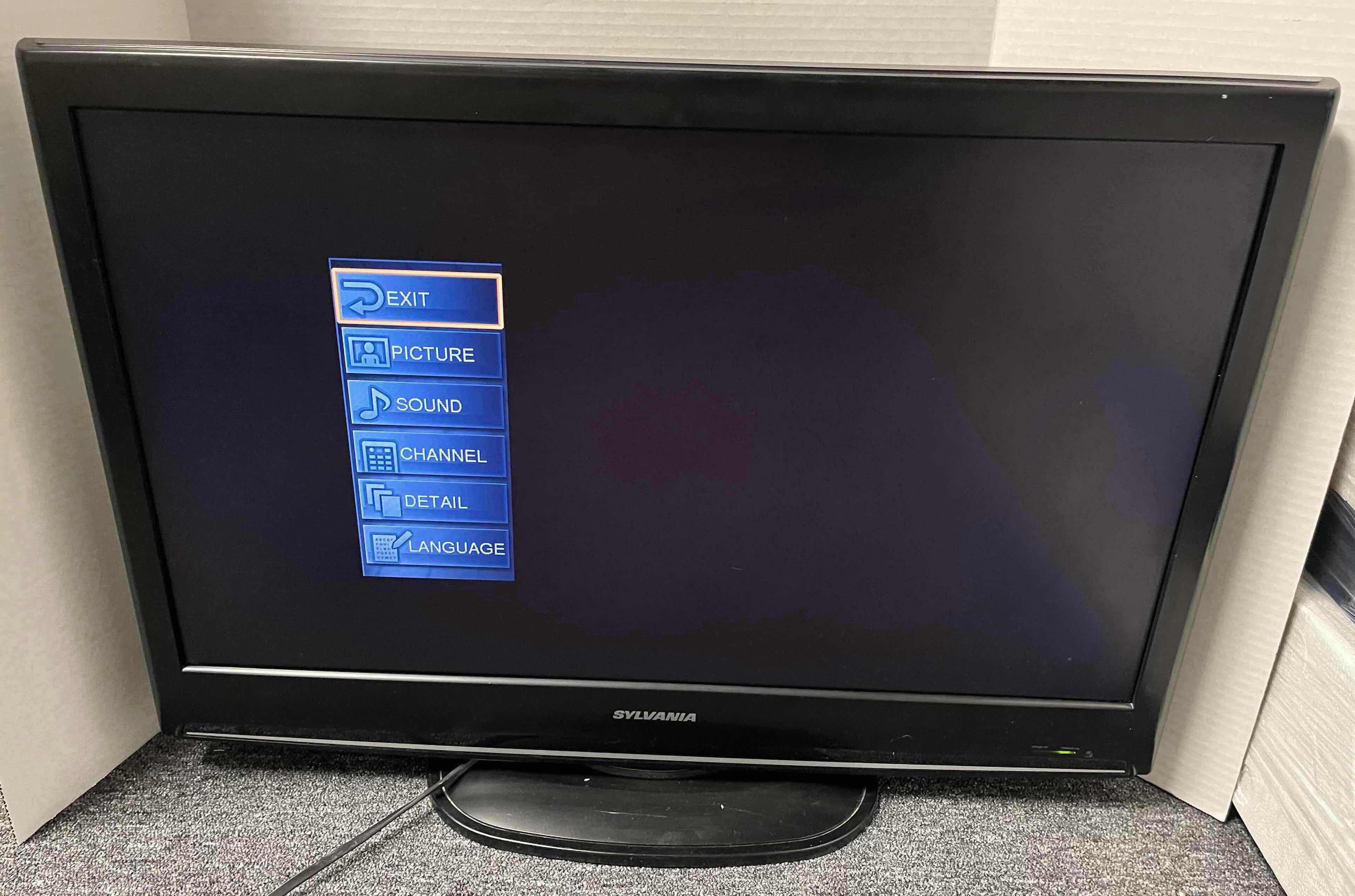 Photo 1 of SYLVANNA 32” LCD TV MODEL LC321SS9A