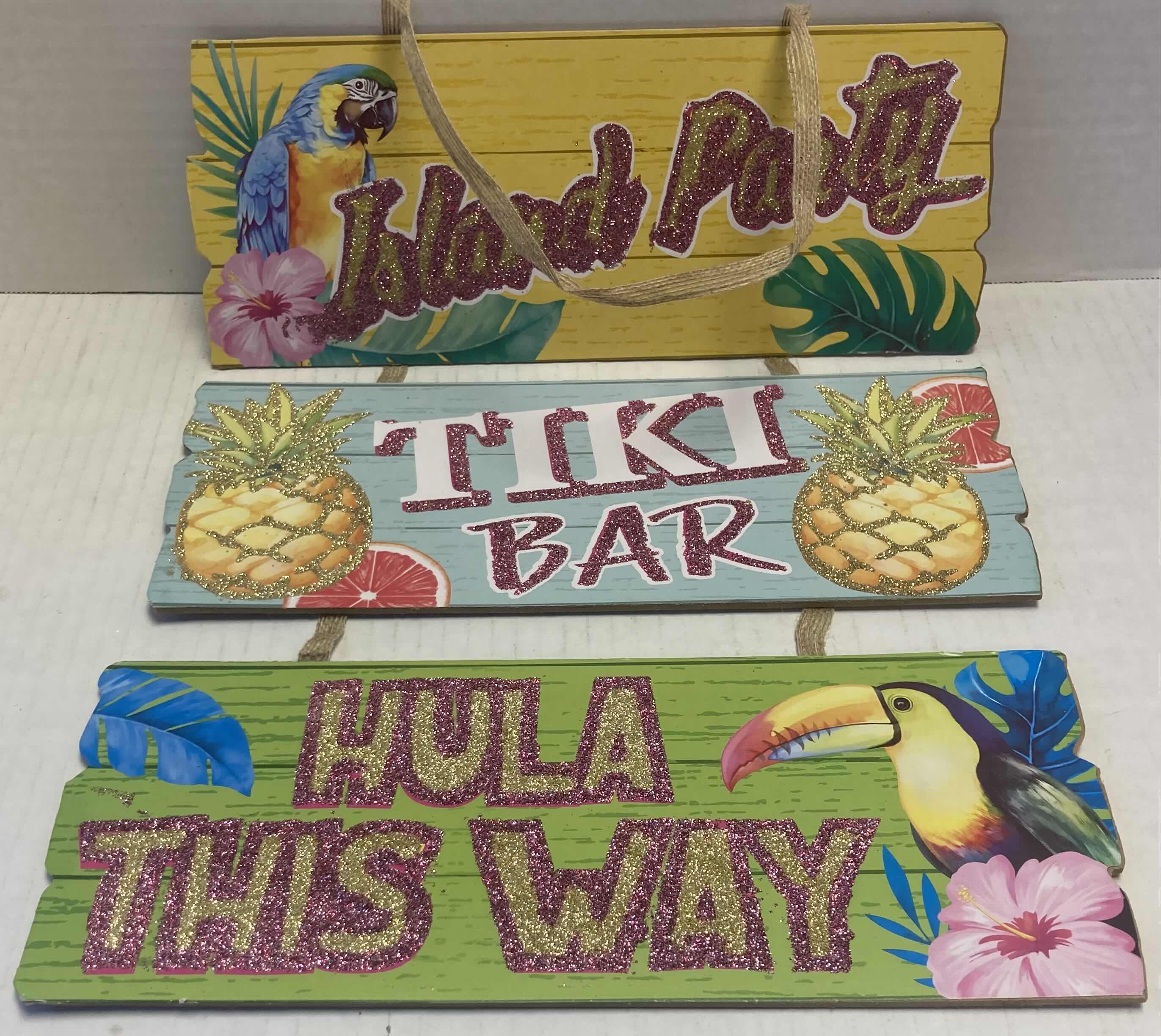 Photo 3 of TIKI BAR THEMED WALL DECOR