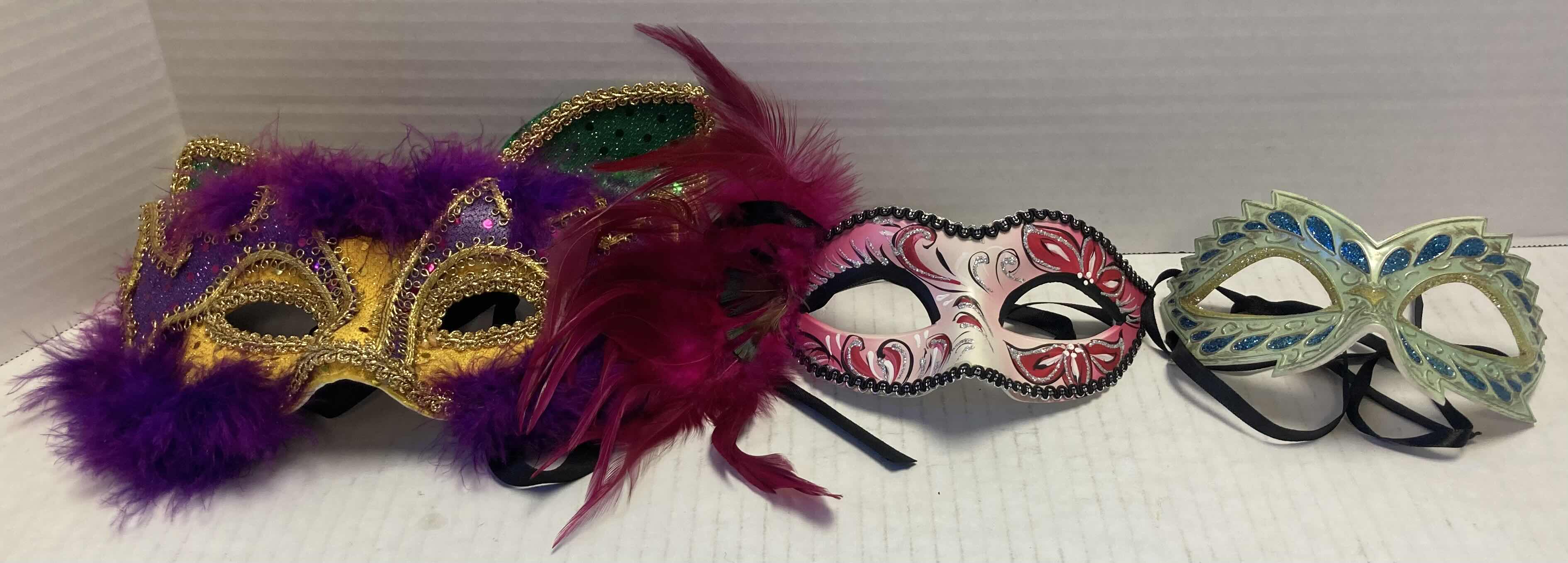 Photo 2 of HALLOWEEN- MARDI GRAS, DRAGON & DEVIL MASK W HUMAN SKULL DECORATION (6)