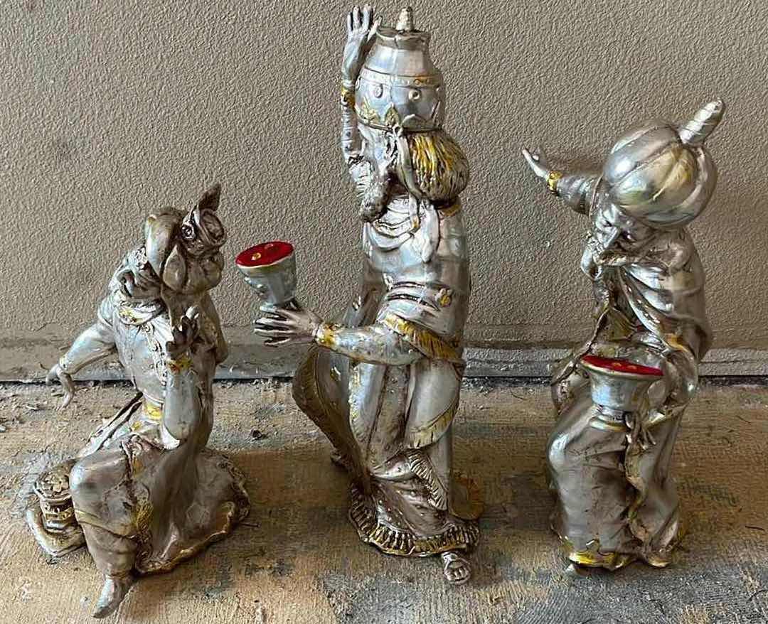 Photo 2 of 3 WISEMEN GOLD & SILVER RESIN STATUES (3) 8”-15” X 15”-20.5”