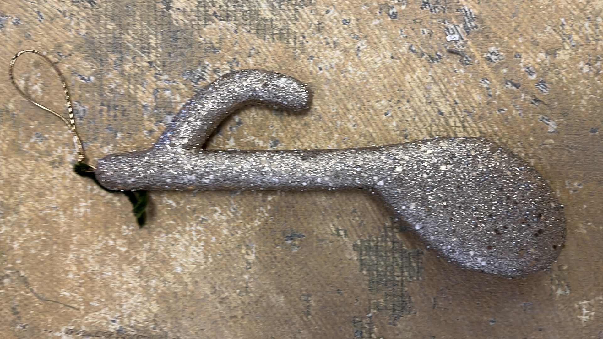 Photo 2 of SILVER GLITTER FINISH MUSICAL NOTE ORNAMENTS (12) H12”