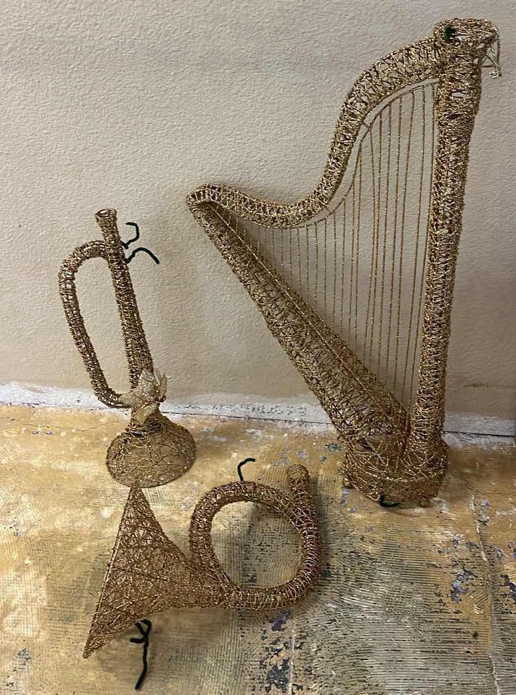 Photo 1 of CHRISTMAS GOLD GLITTER FINISH WIRE MUSICAL INSTRUMENTS DECOR (3)