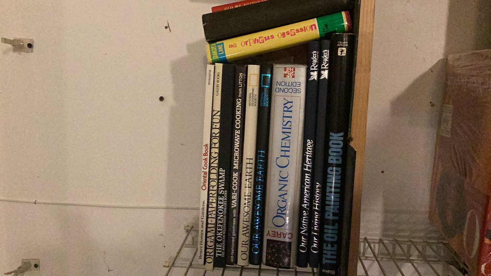 Photo 1 of LOT OF VARIOUS HARDCOVER BOOKS