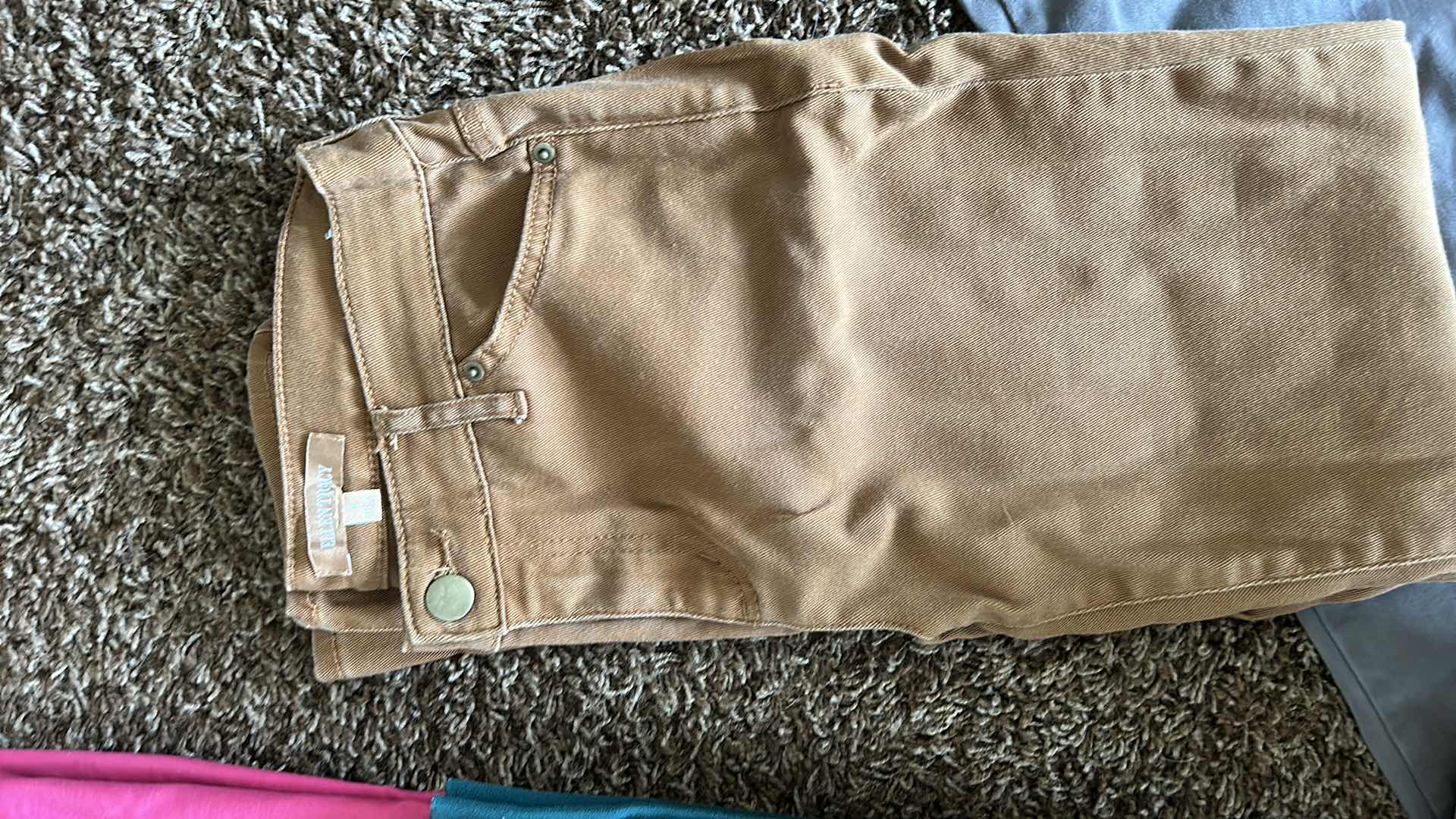 Photo 3 of 8 PAIR WOMENSWEAR ANKLE PANTS SIZE SIZE SMALL, 2, 4 AND 8